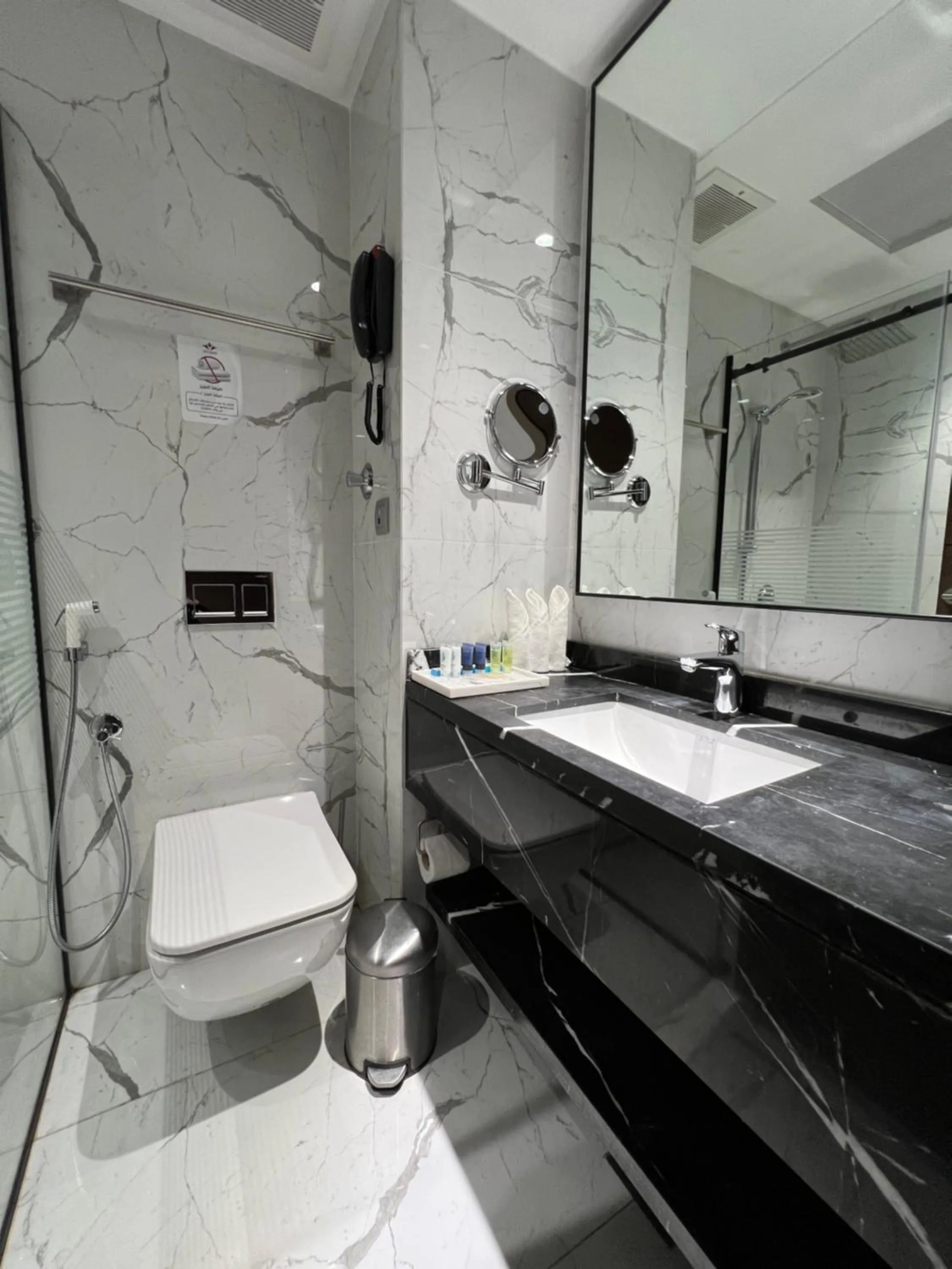 Violet Al Shisha Hotel