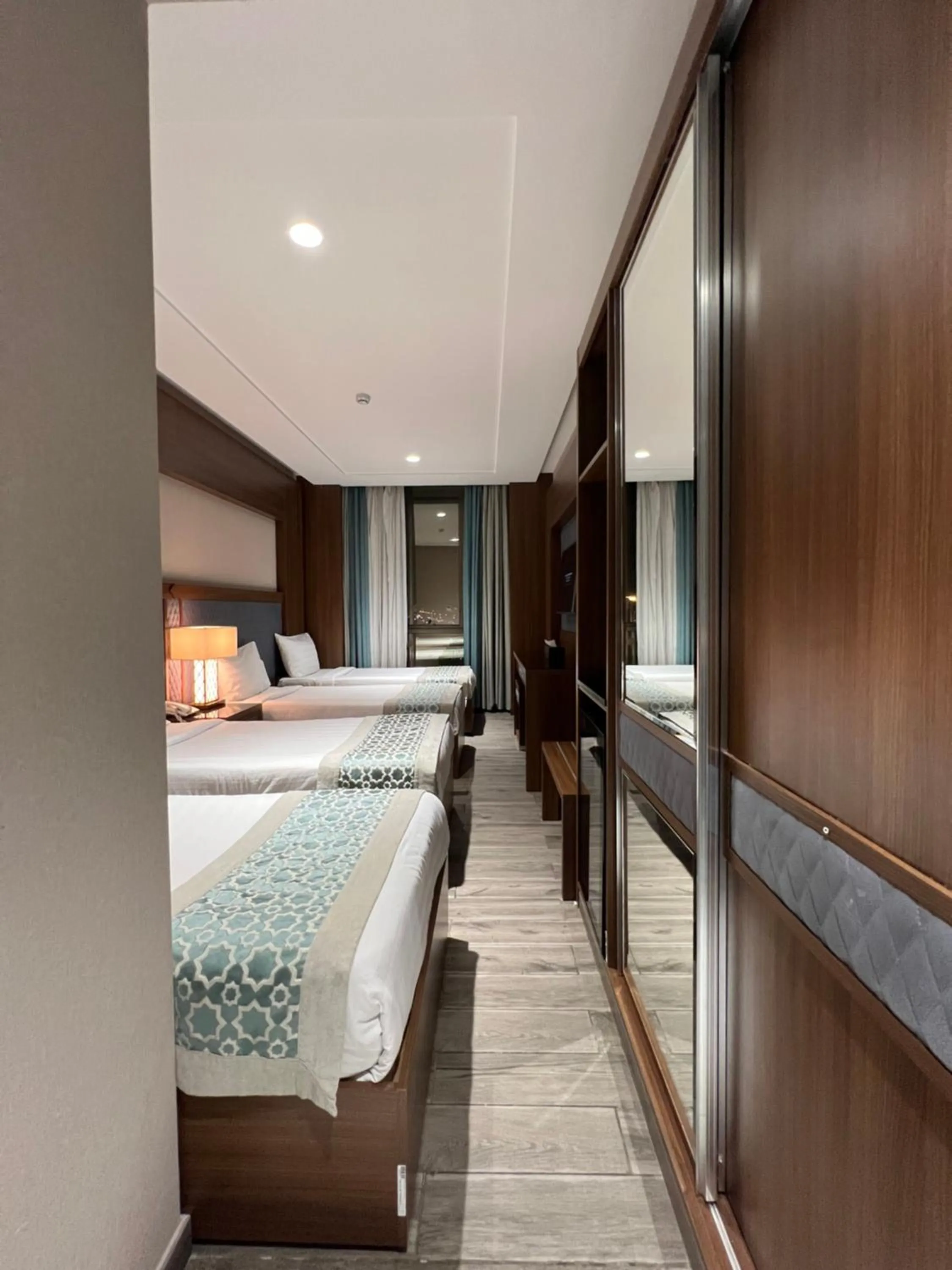 Bed in Violet Al Shisha Hotel