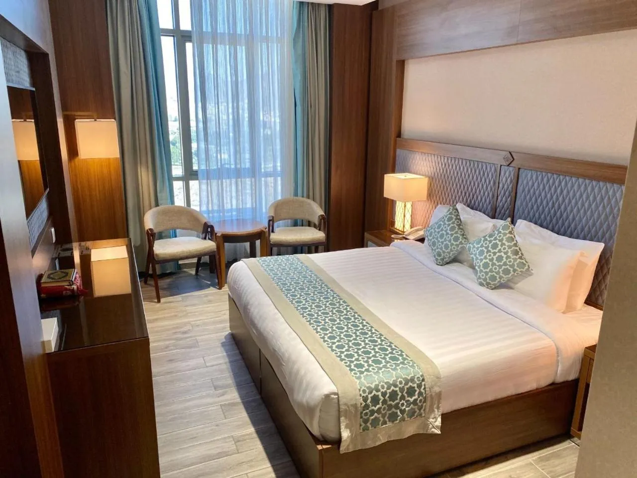 Bed in Violet Al Shisha Hotel