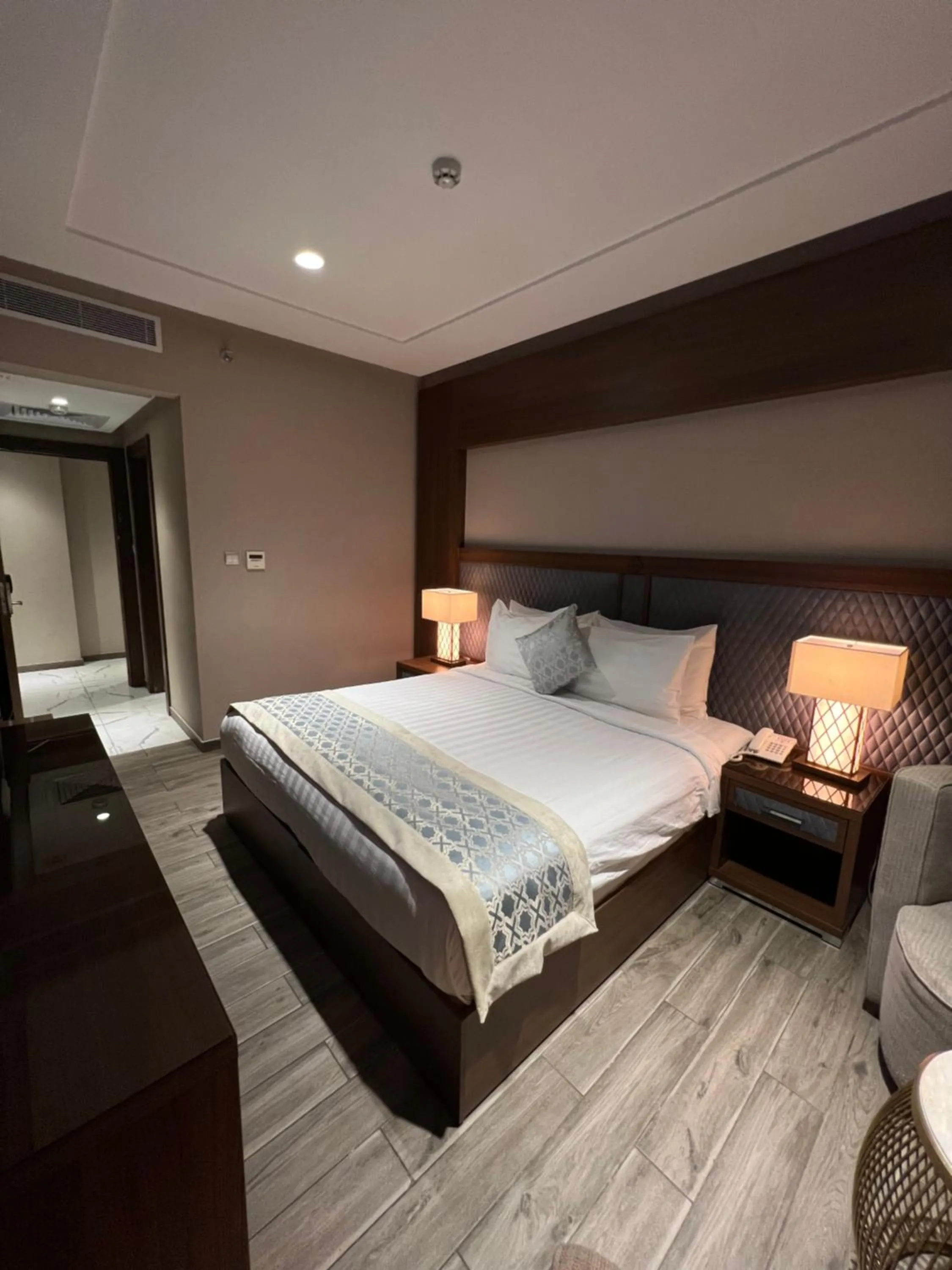 Bed in Violet Al Shisha Hotel