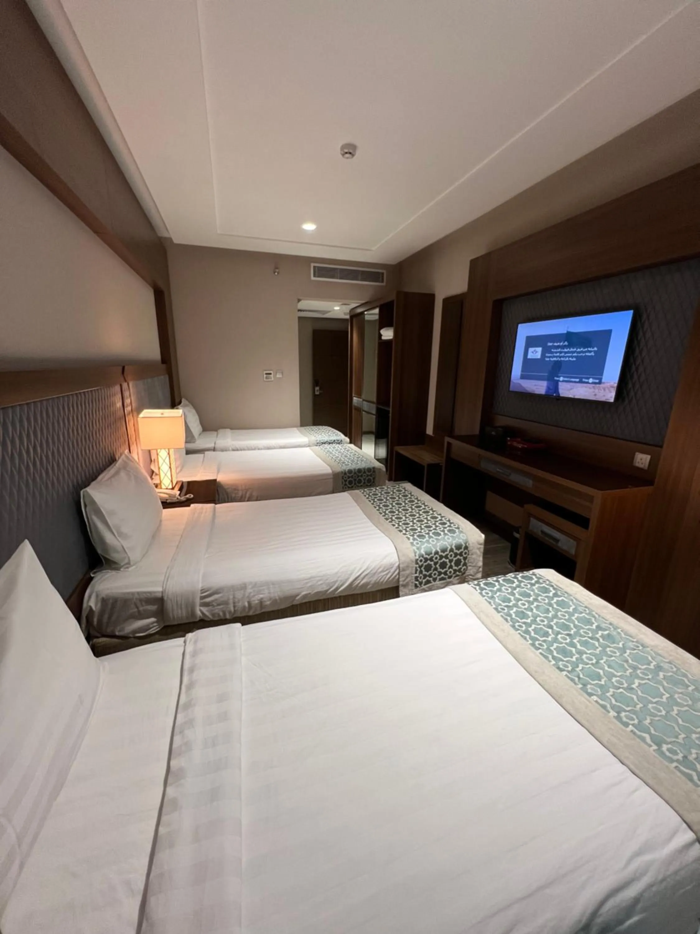 Bed in Violet Al Shisha Hotel