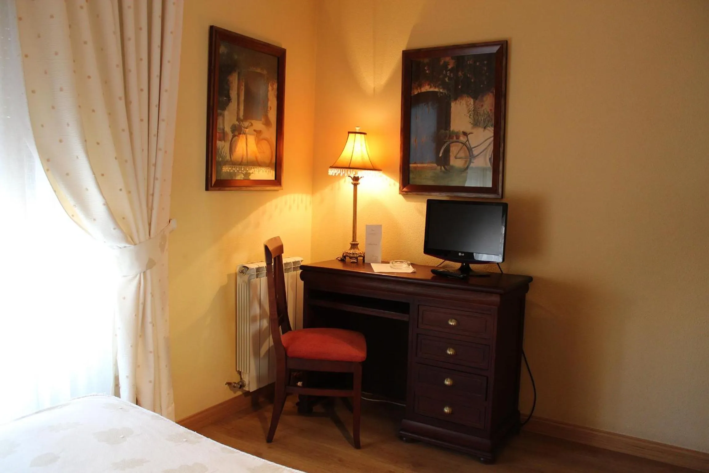 Day, Bed in DC Mesones 21