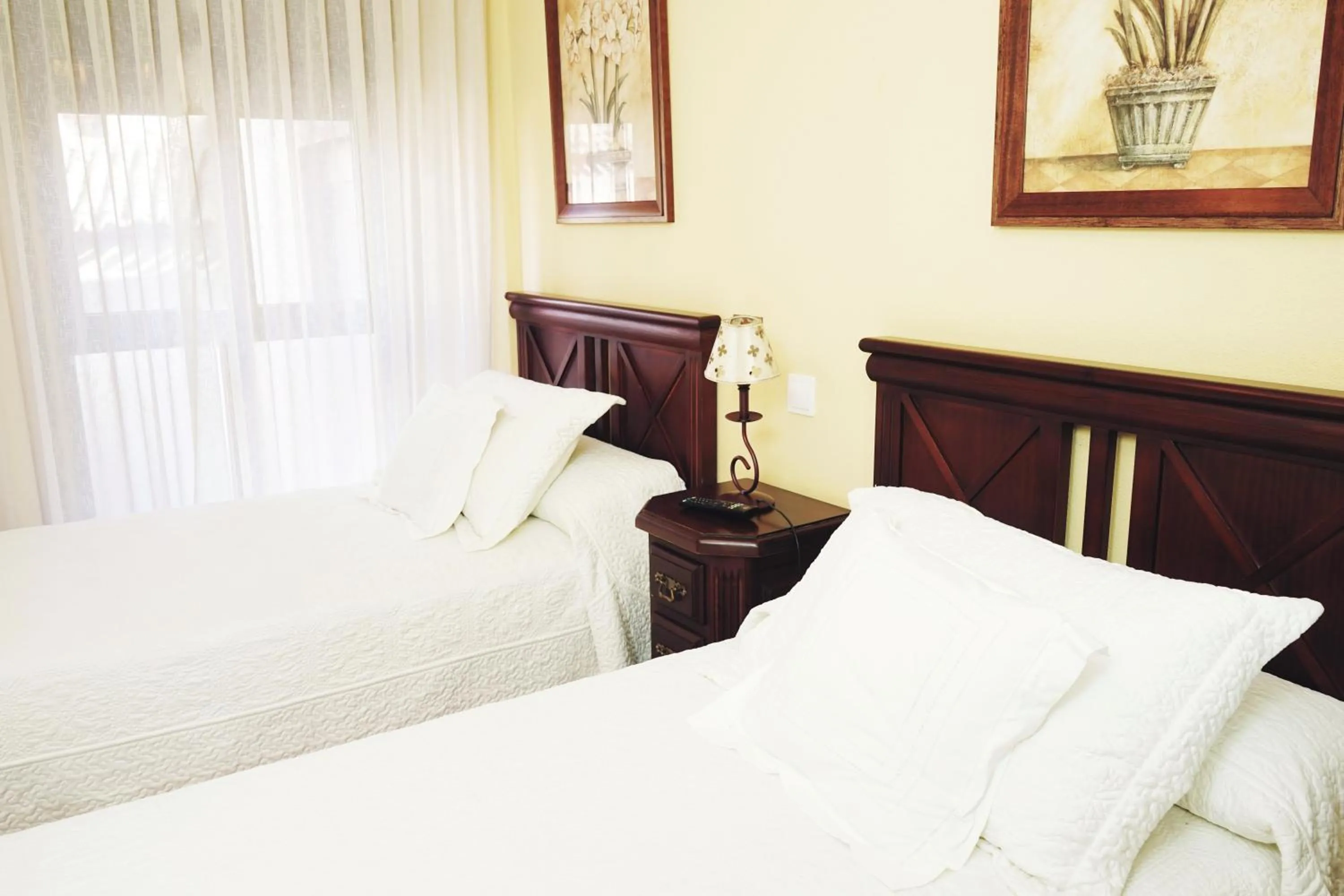 Bed in DC Mesones 21