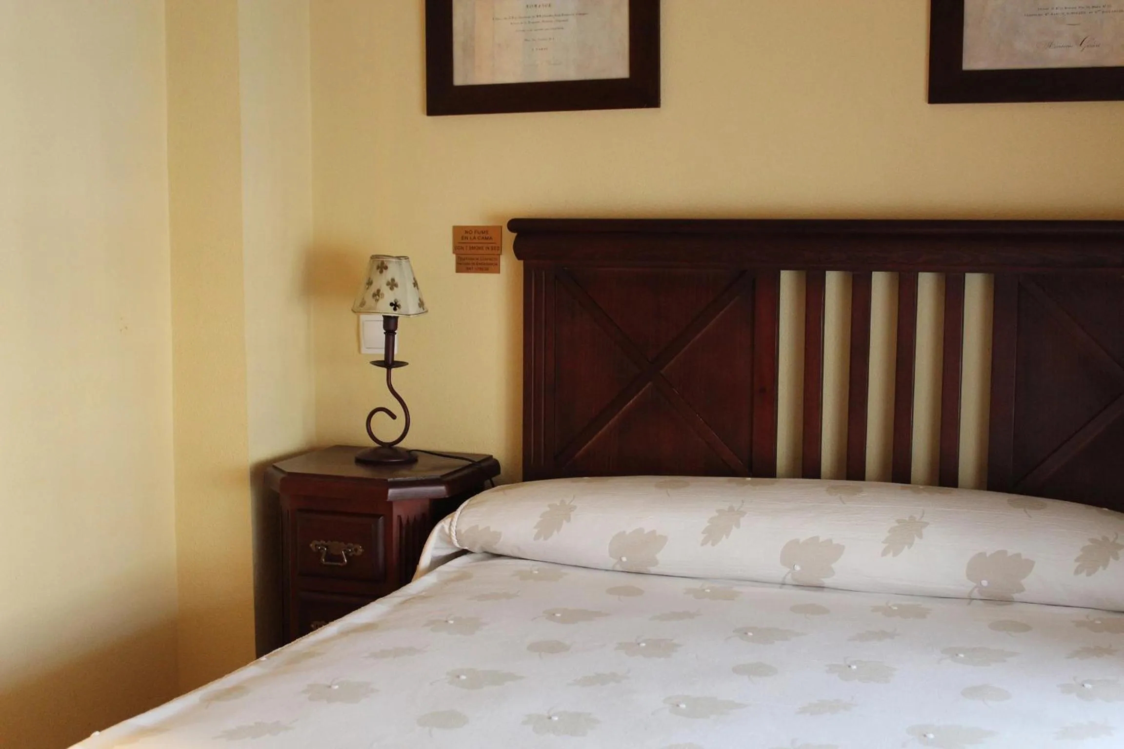 Bed in DC Mesones 21