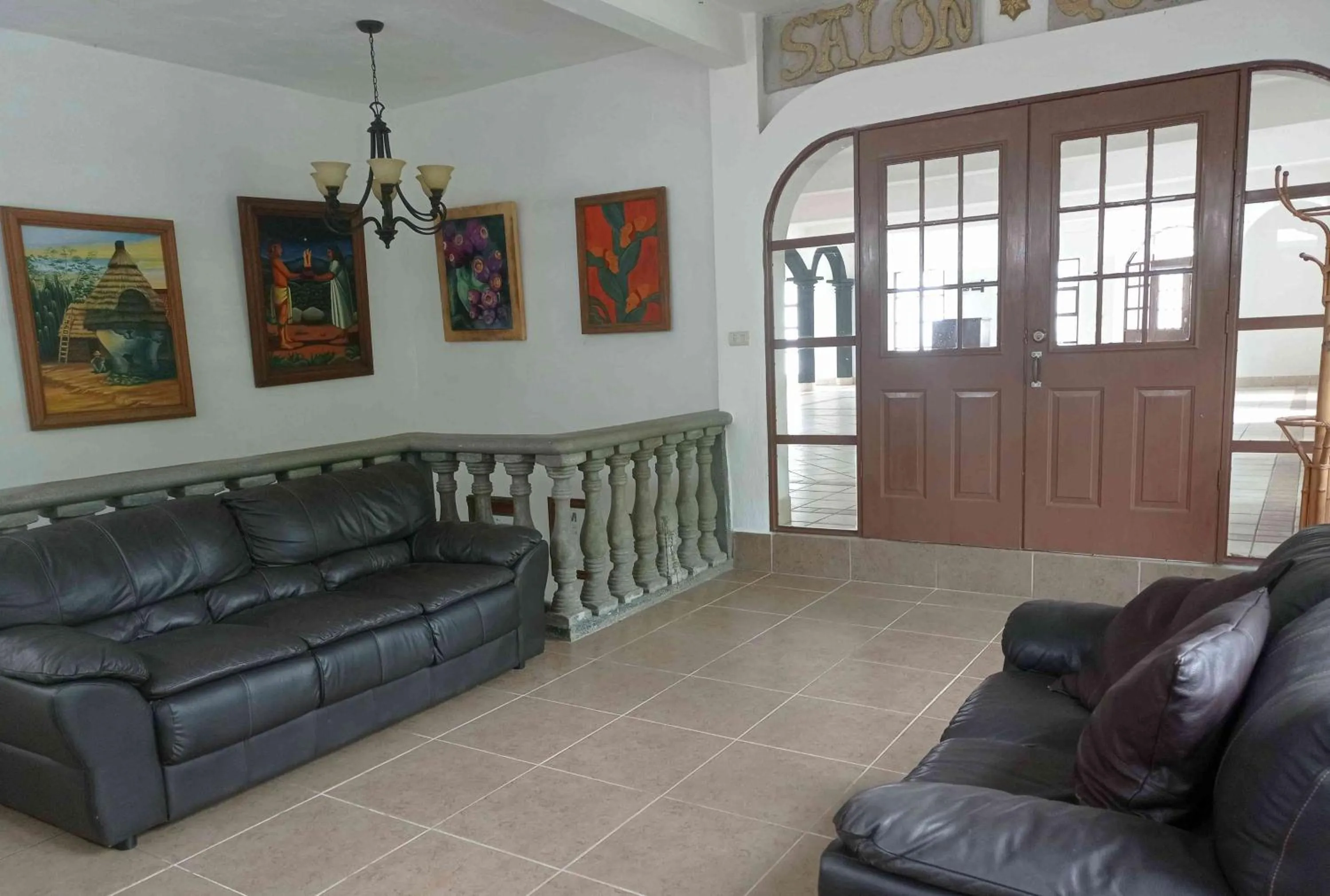 Living room in Hotel Hacienda Xico Inn