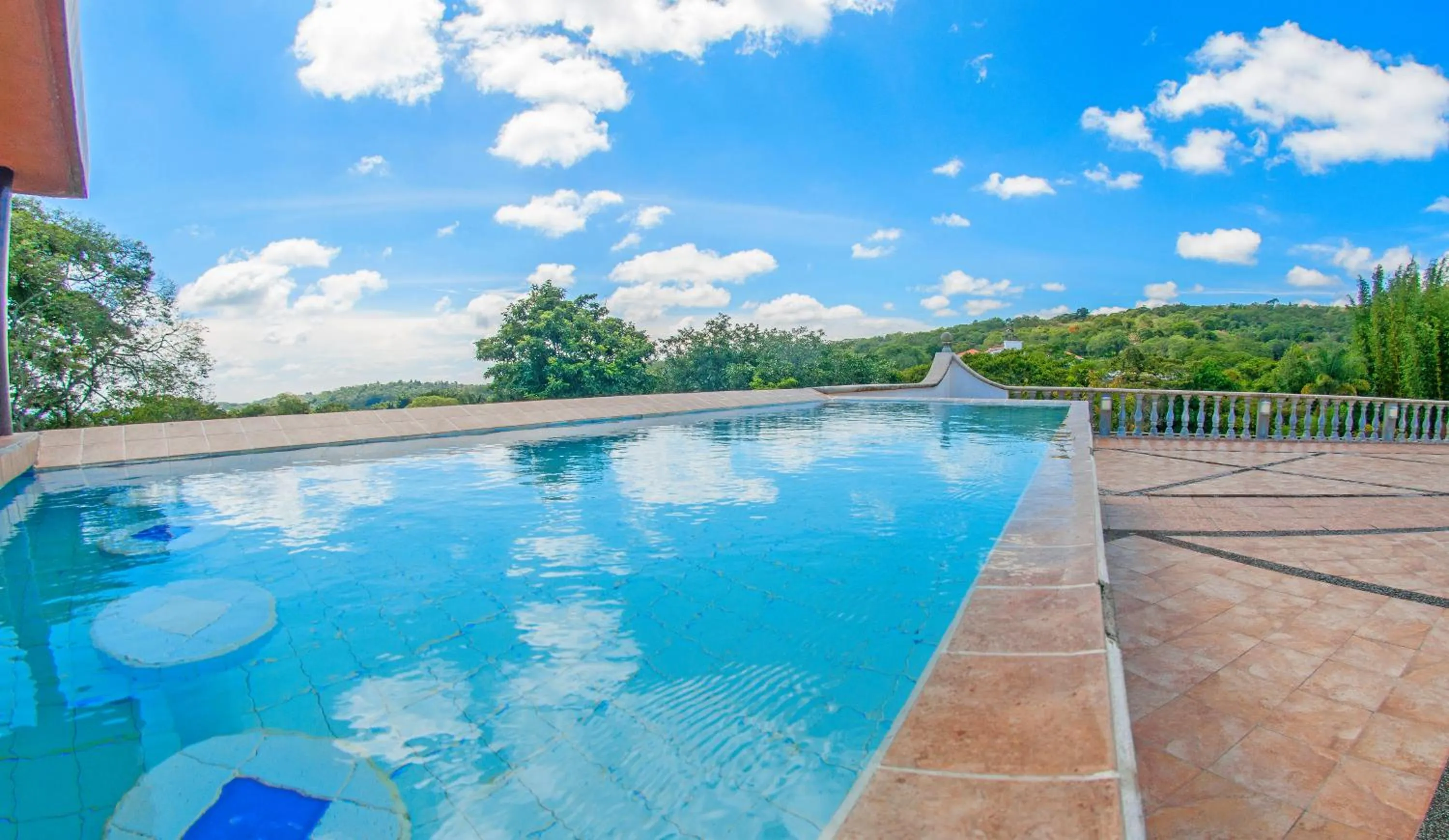 Swimming pool in Hotel Hacienda Xico Inn