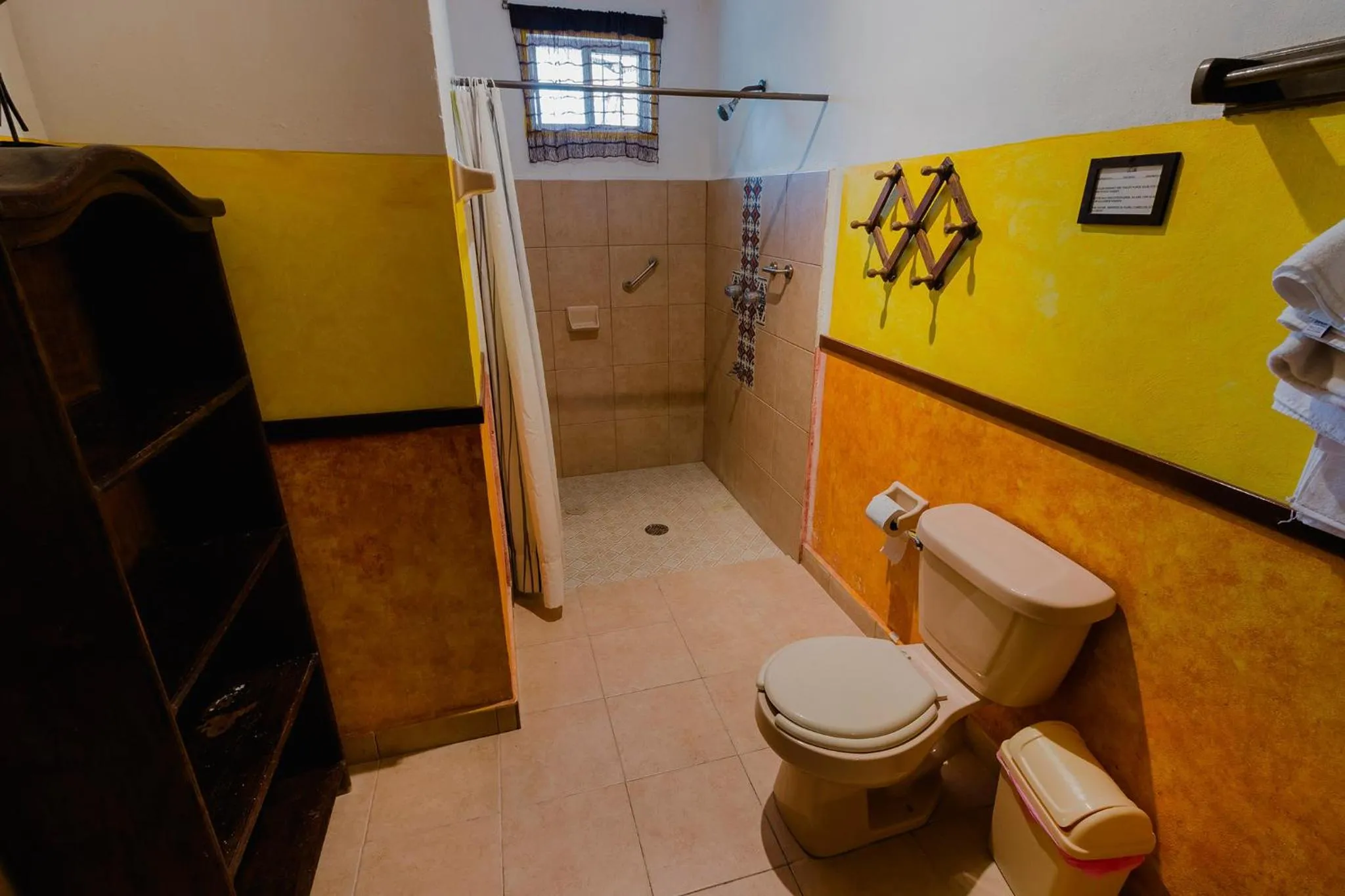 Bathroom in Antigua Lodge, 70 m from sandy beach