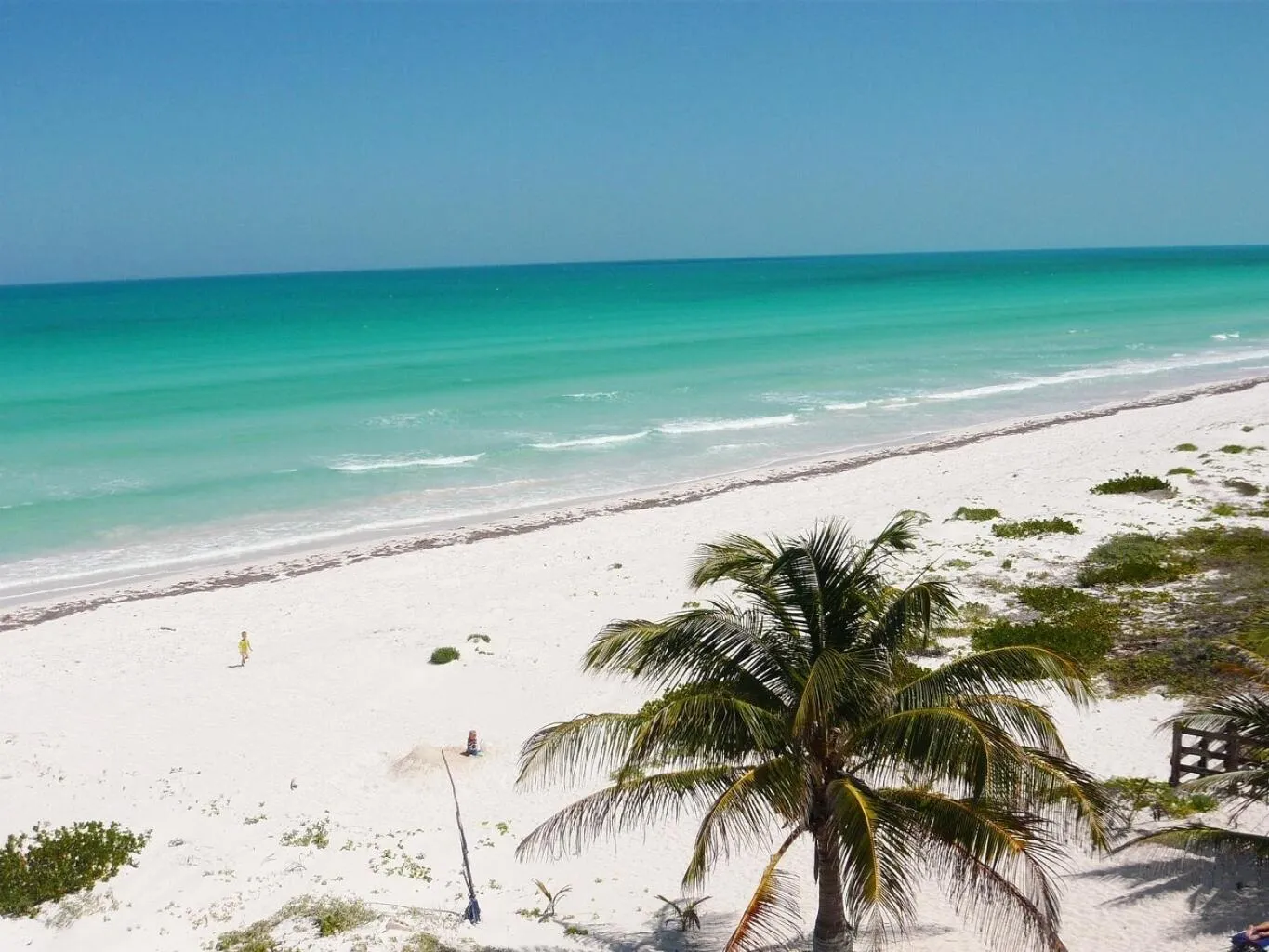 Beach in Antigua Lodge, 70 m from sandy beach
