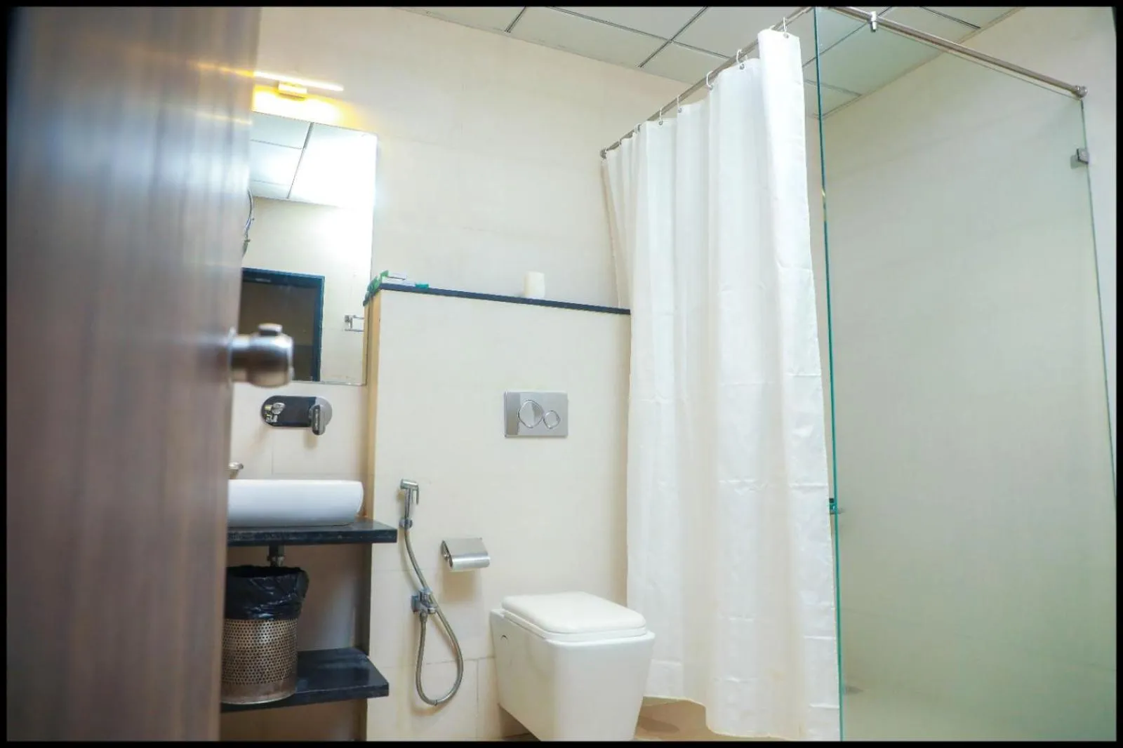 Shower in The Byke Suraj Club, Junagadh