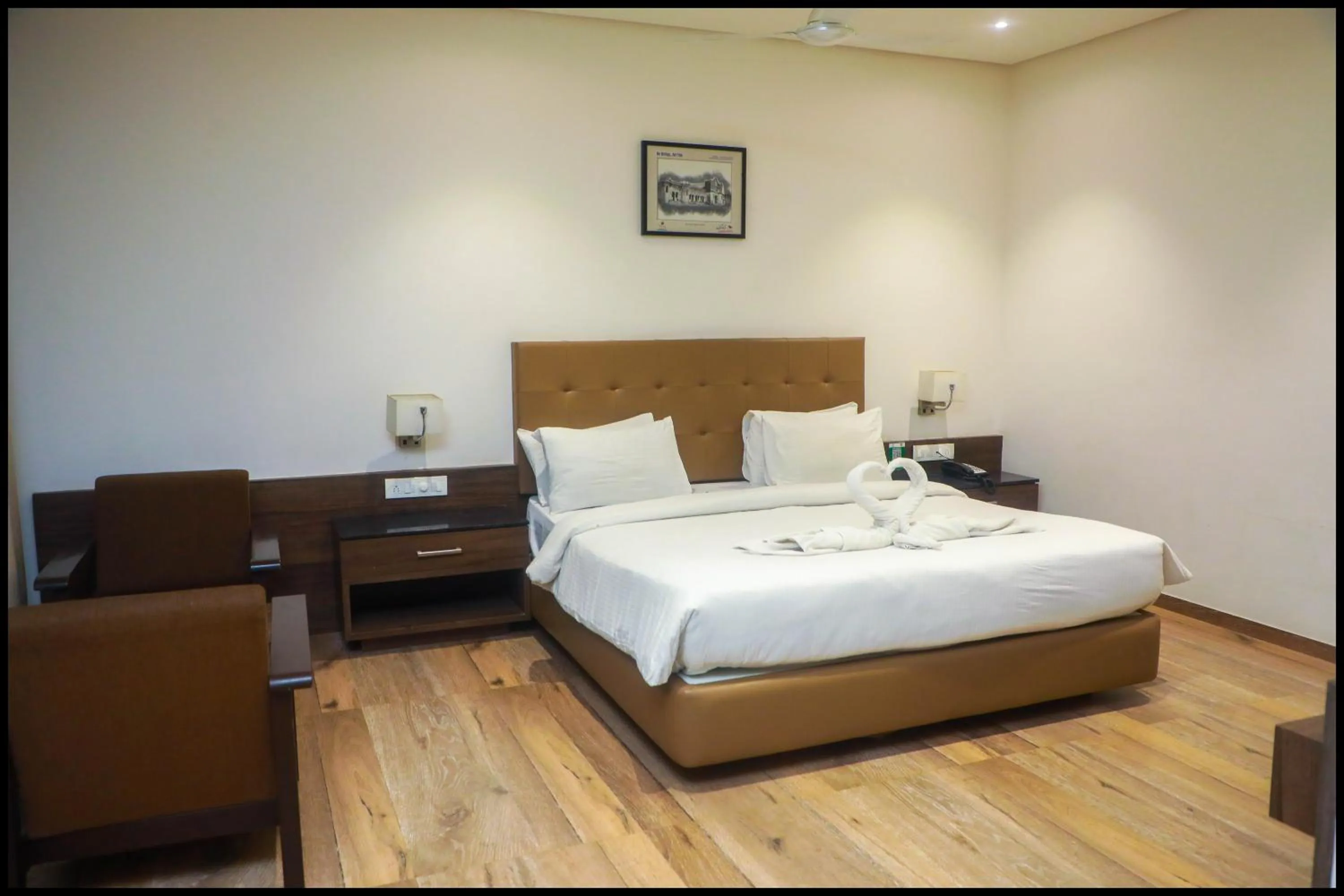 Bed in The Byke Suraj Club, Junagadh