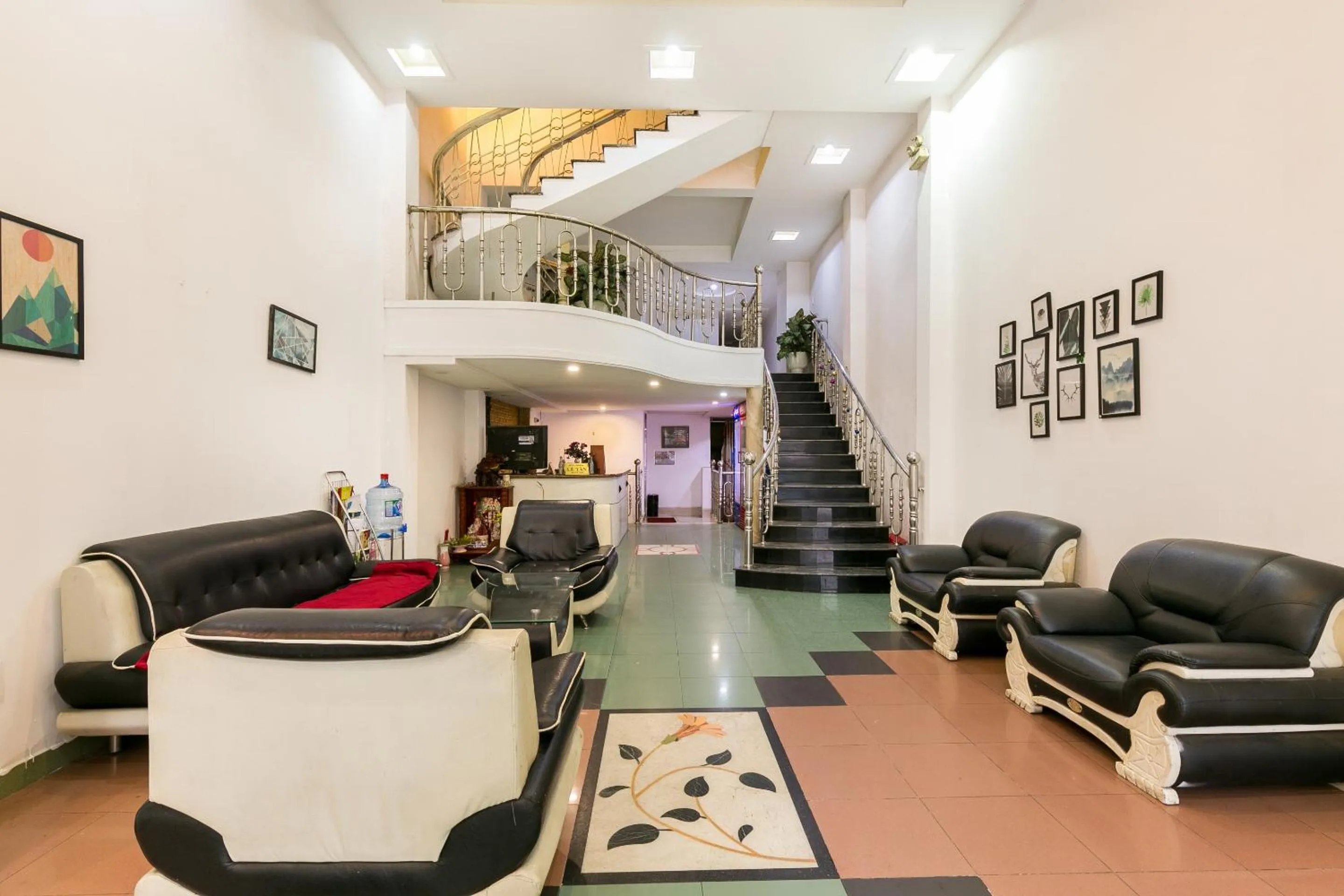 Lobby or reception in OYO 373 Habana Hotel