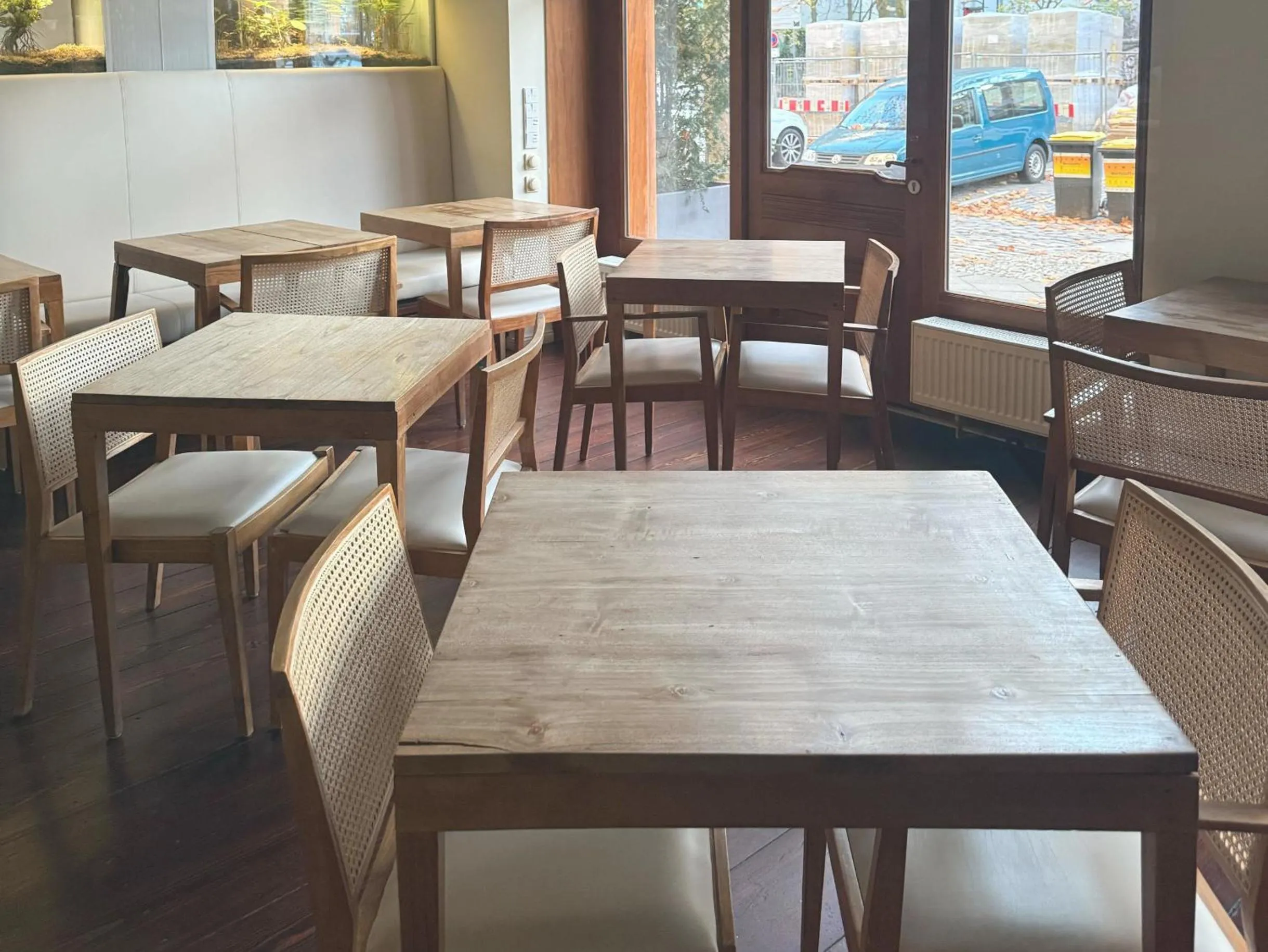 Communal lounge/ TV room in Numa Berlin Belfort