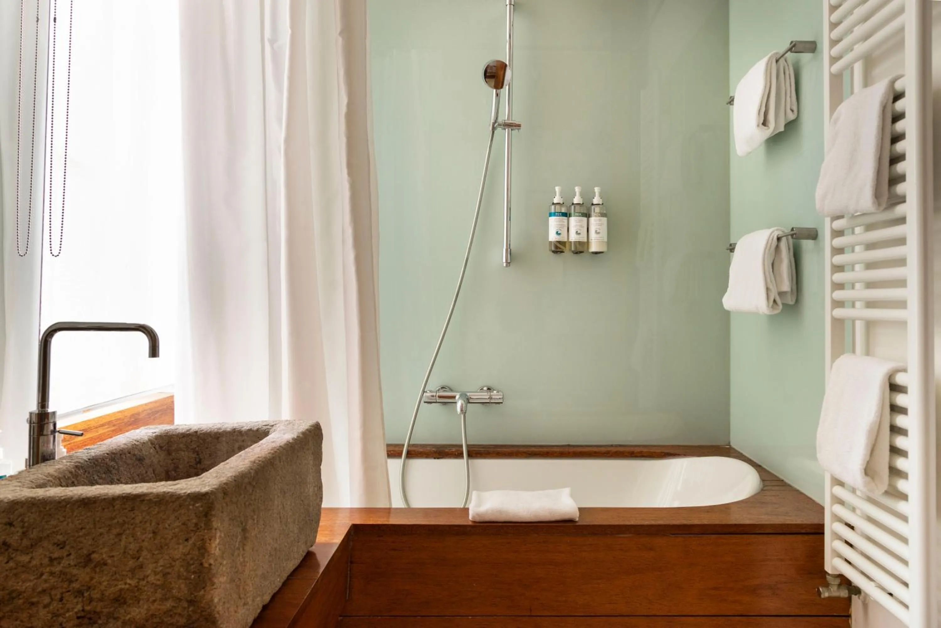 Bathroom in Numa Berlin Belfort