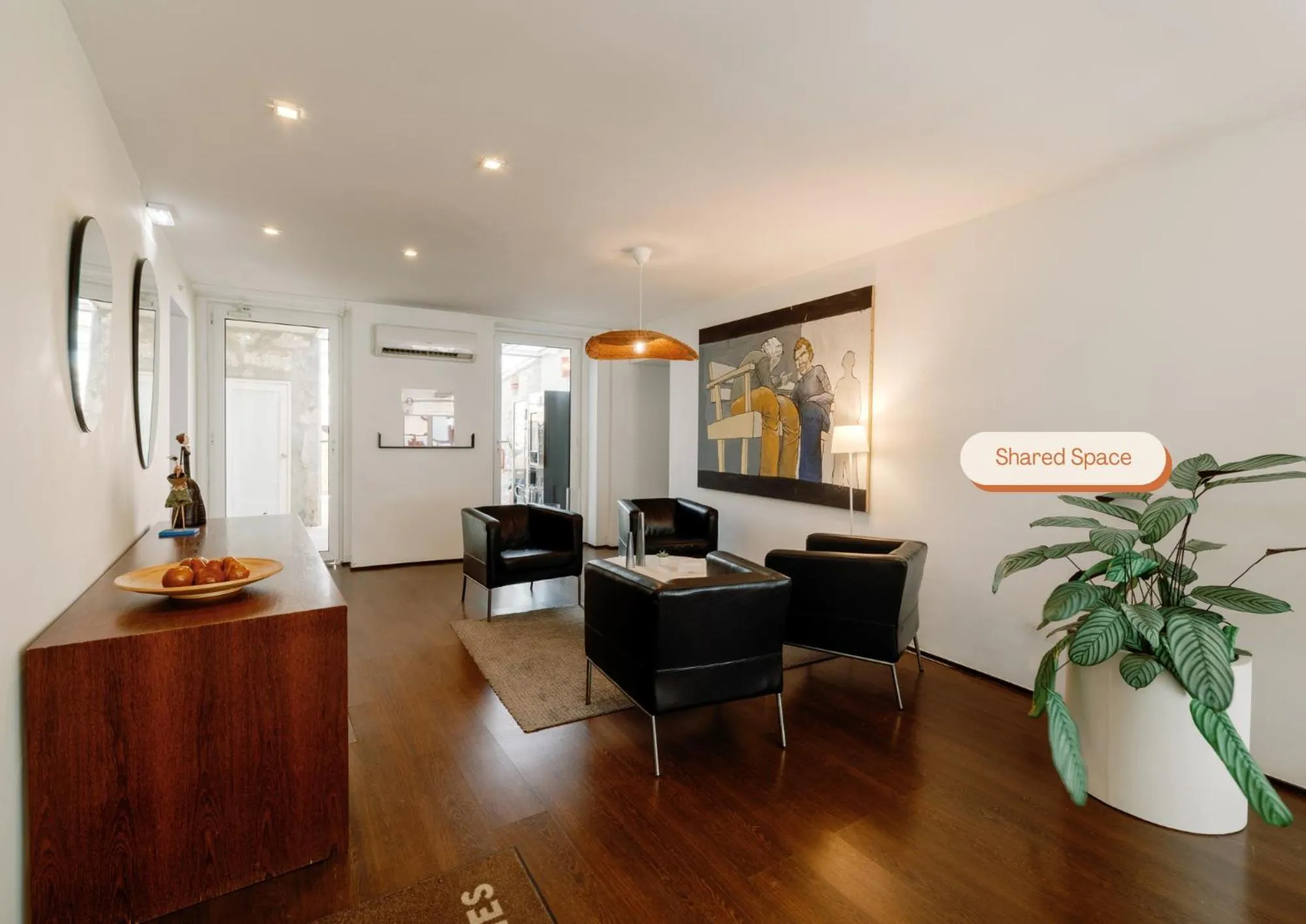 Communal lounge/ TV room in Fine Arts Studios by Olala Homes