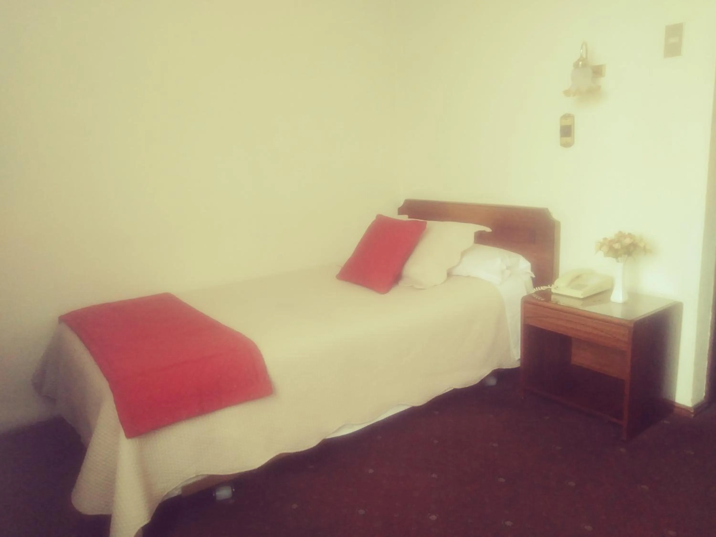 Bedroom, Bed in Hotel Mercurio