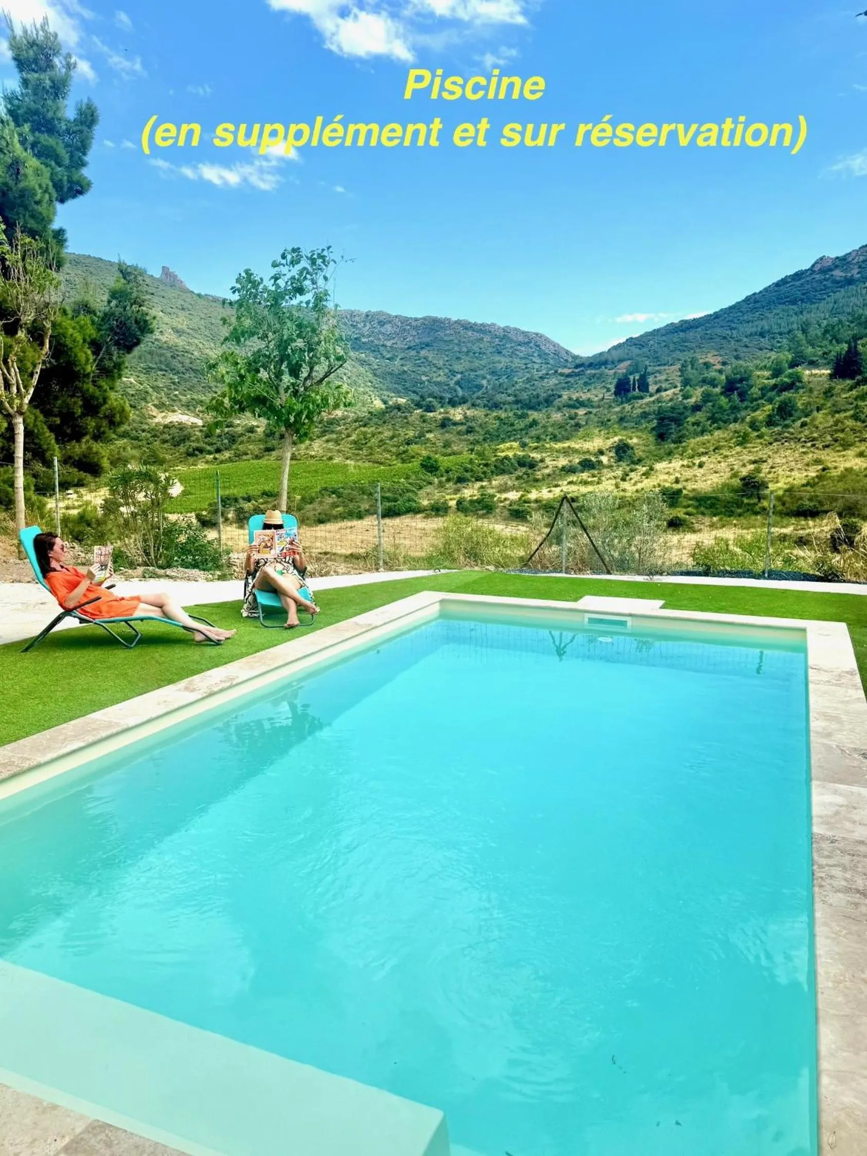 Swimming pool in Chambre d'hôte