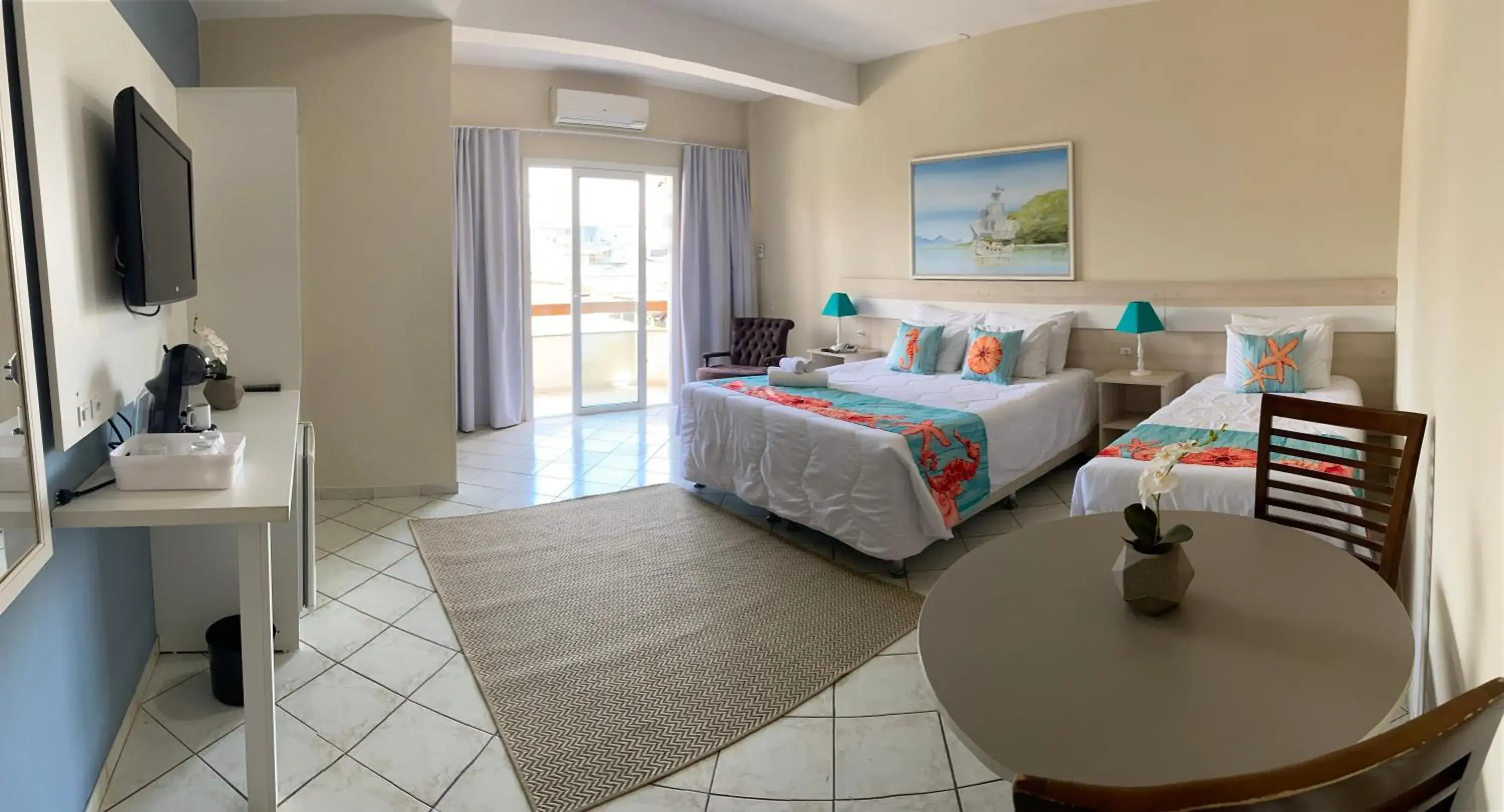 Deluxe Queen Suite in Hotel Mares do Sul Deluxe Queen Suite in Hotel Mares do Sul