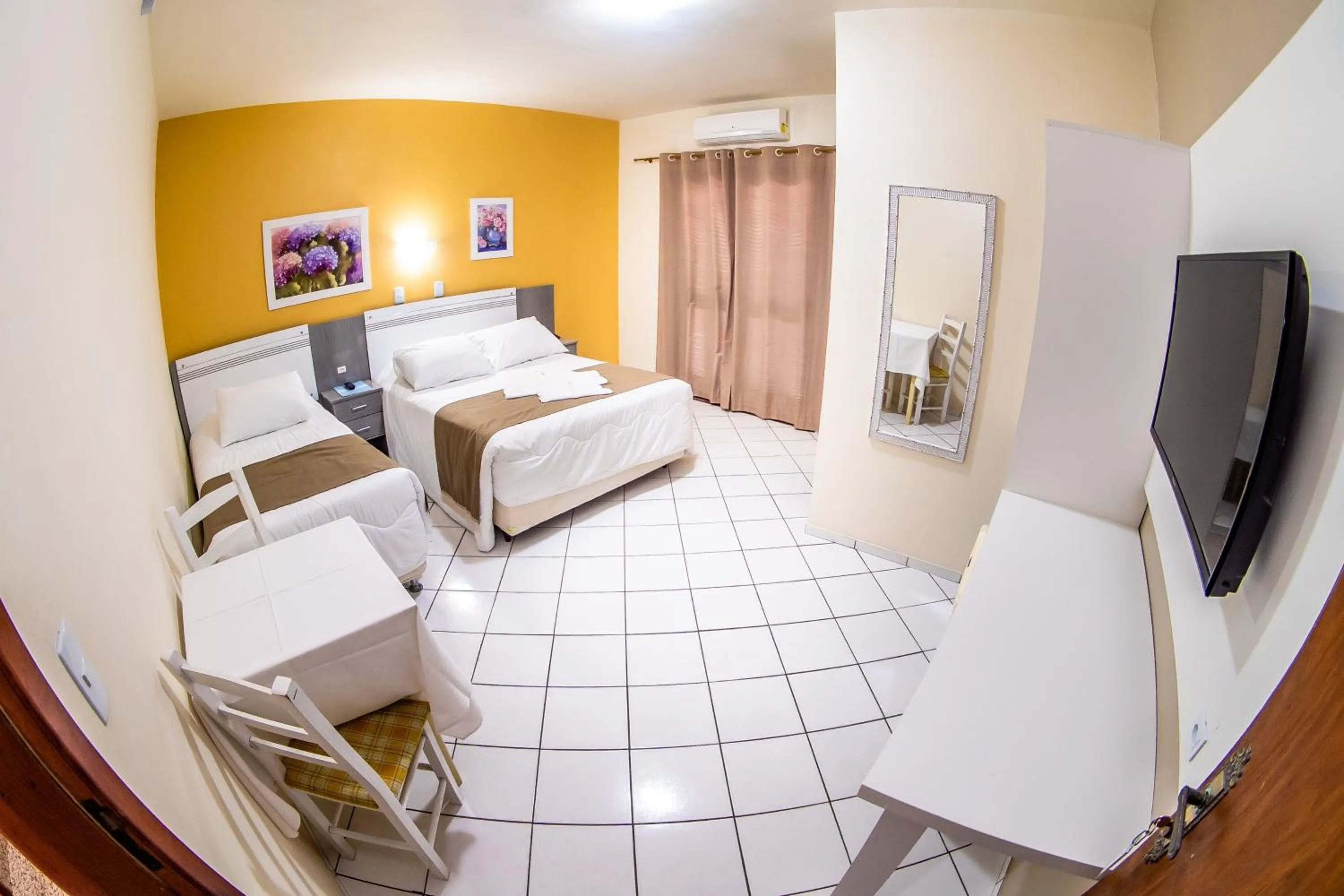 Bed in Hotel Mares do Sul