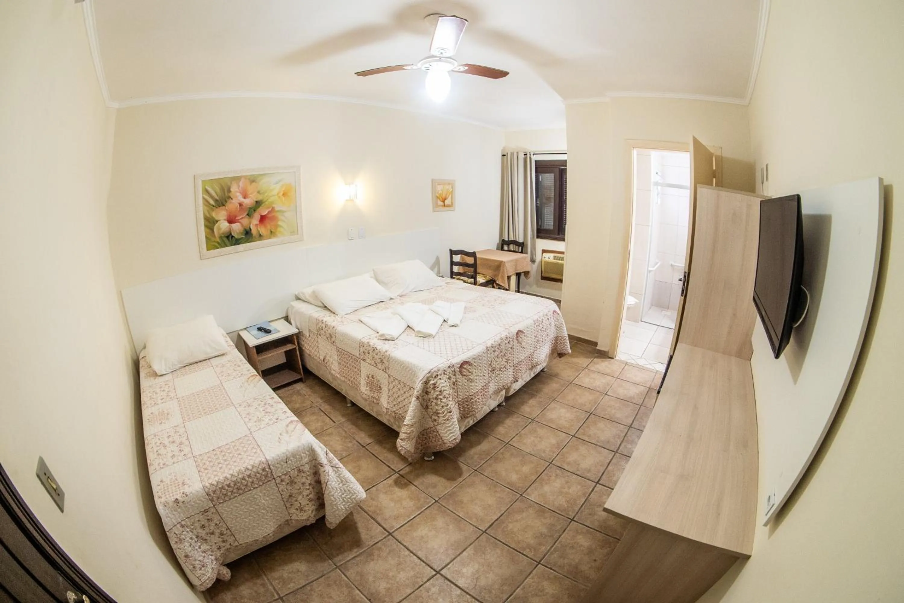 Photo of the whole room, Bed in Hotel Mares do Sul