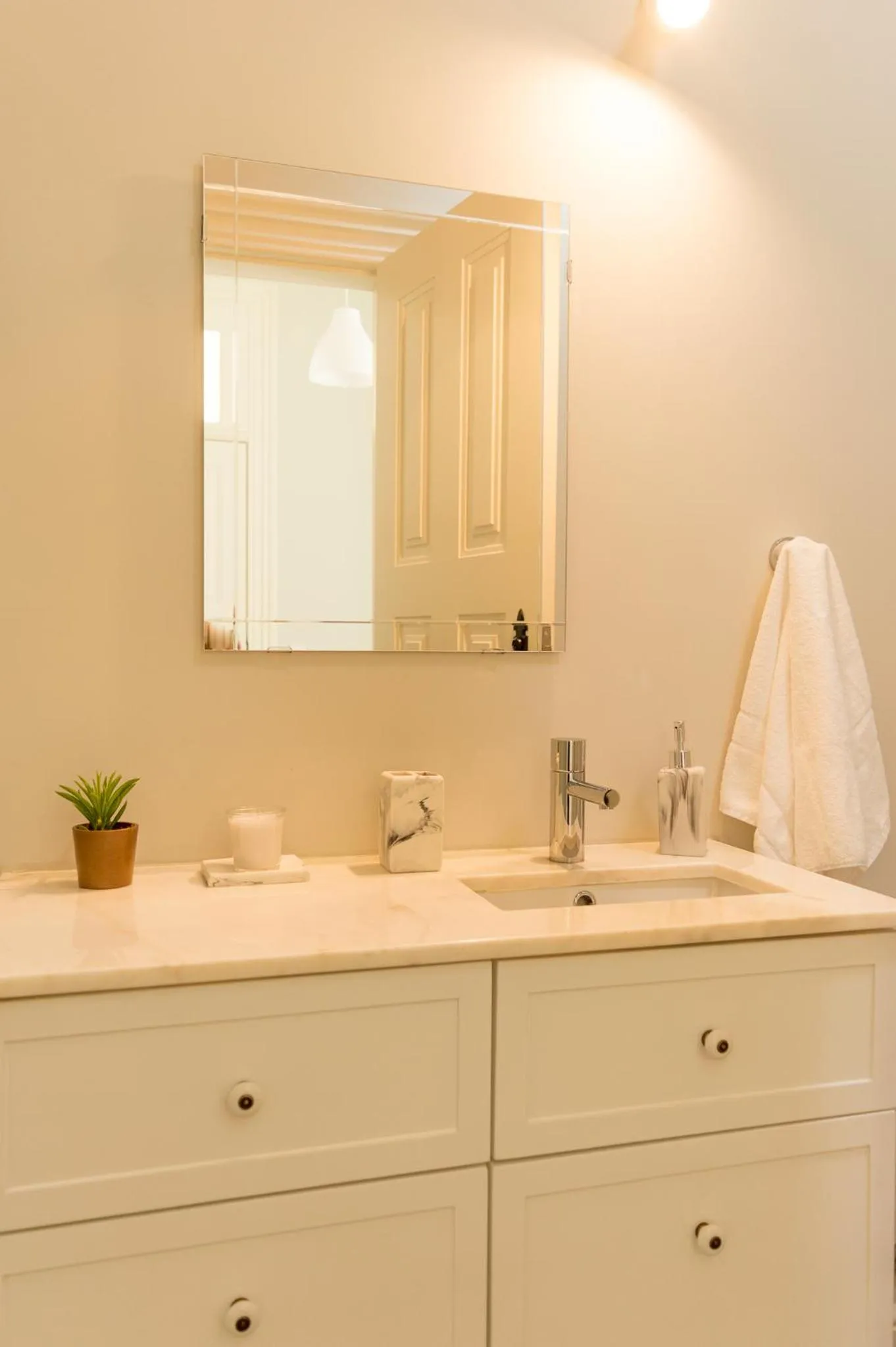 Queen's Garden Hostel