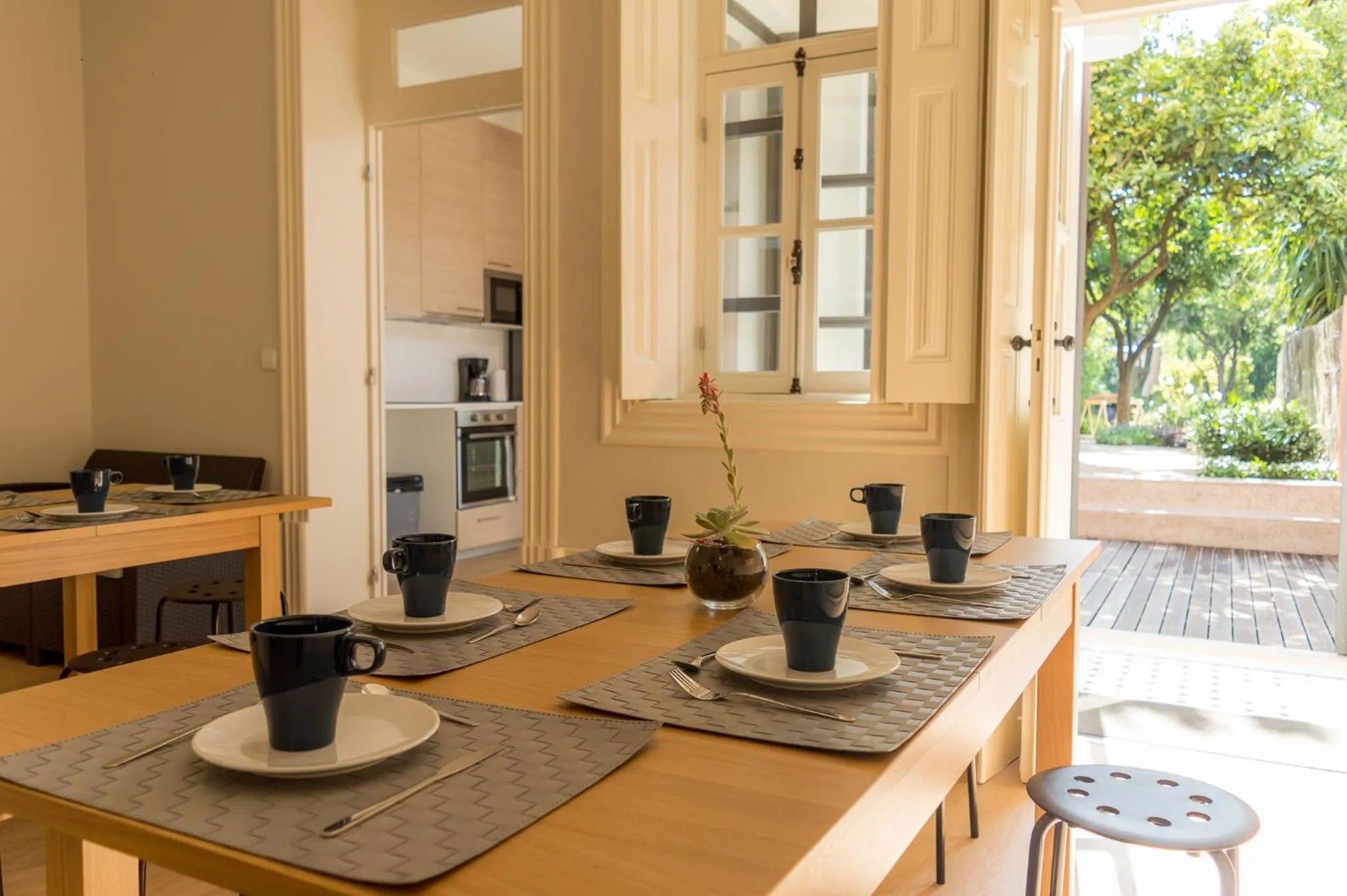 Kitchen or kitchenette in Queen's Garden Hostel