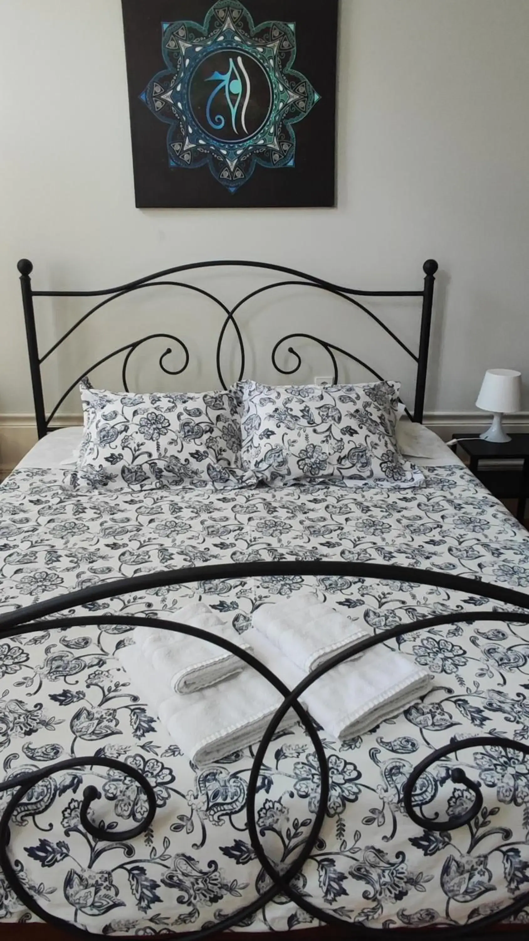 Family Room with Shared Bathroom in Queen's Garden Hostel Family Room with Shared Bathroom in Queen's Garden Hostel