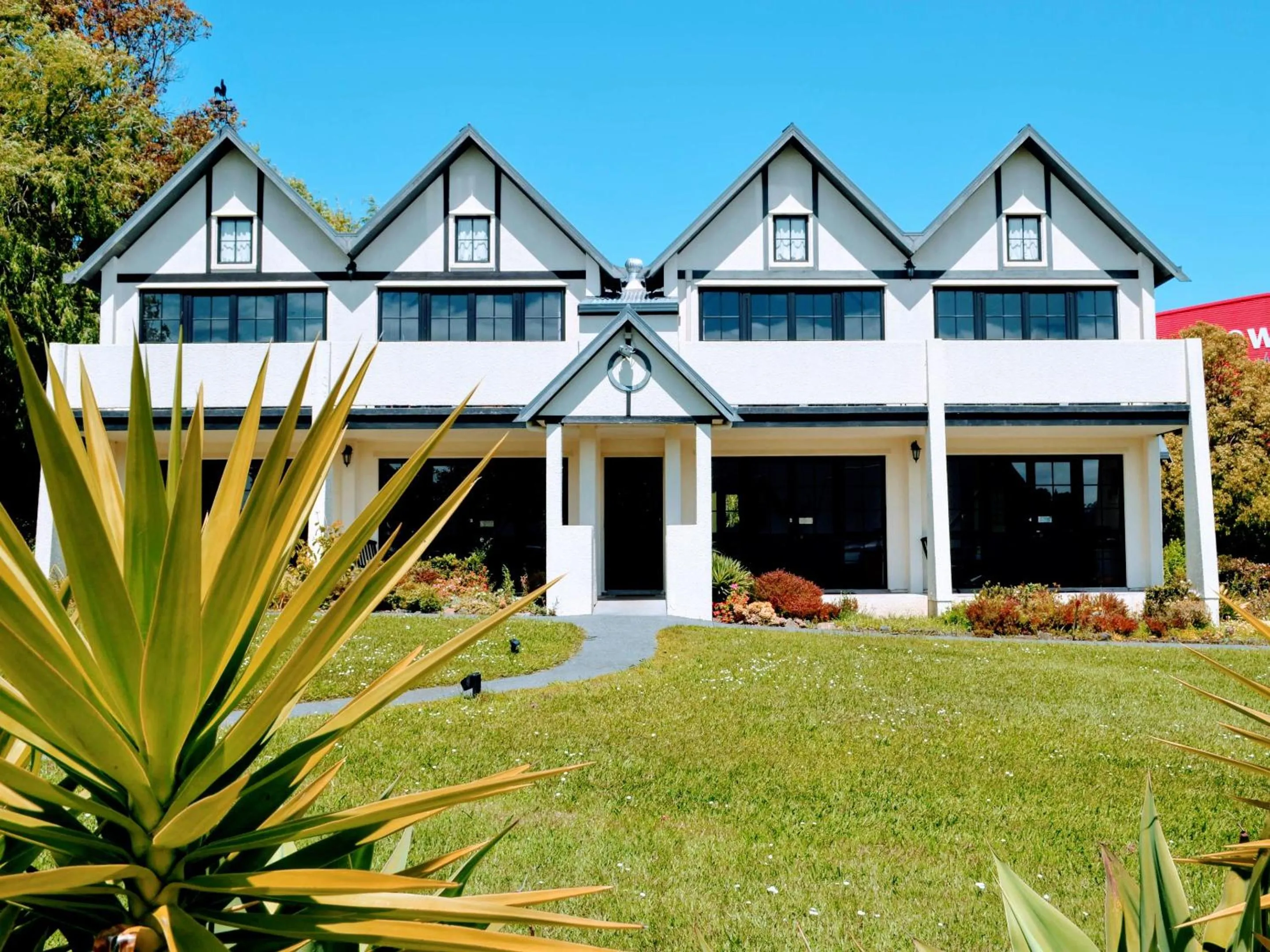 Property building in Salty Dog Inn