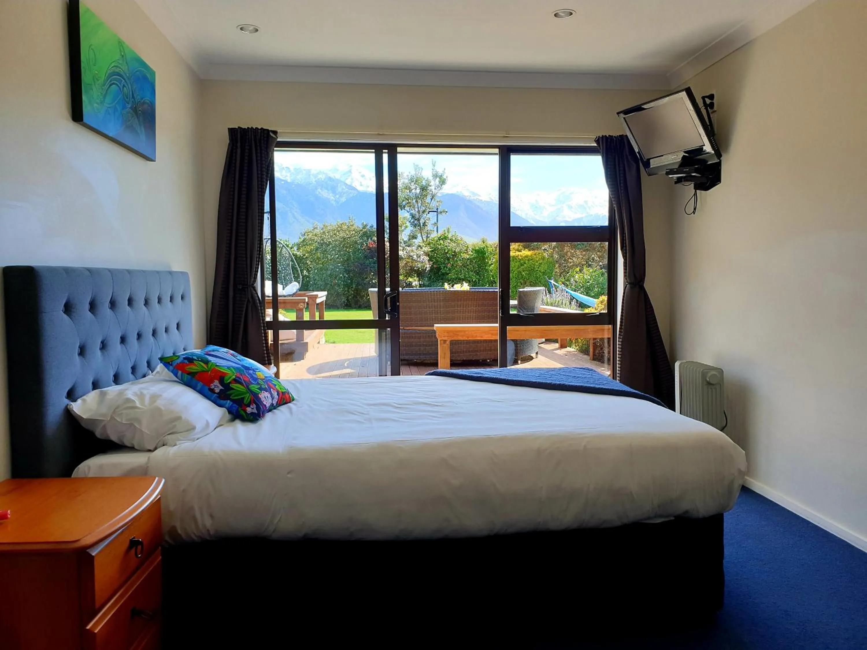 Bed in Te Mahuru Retreat