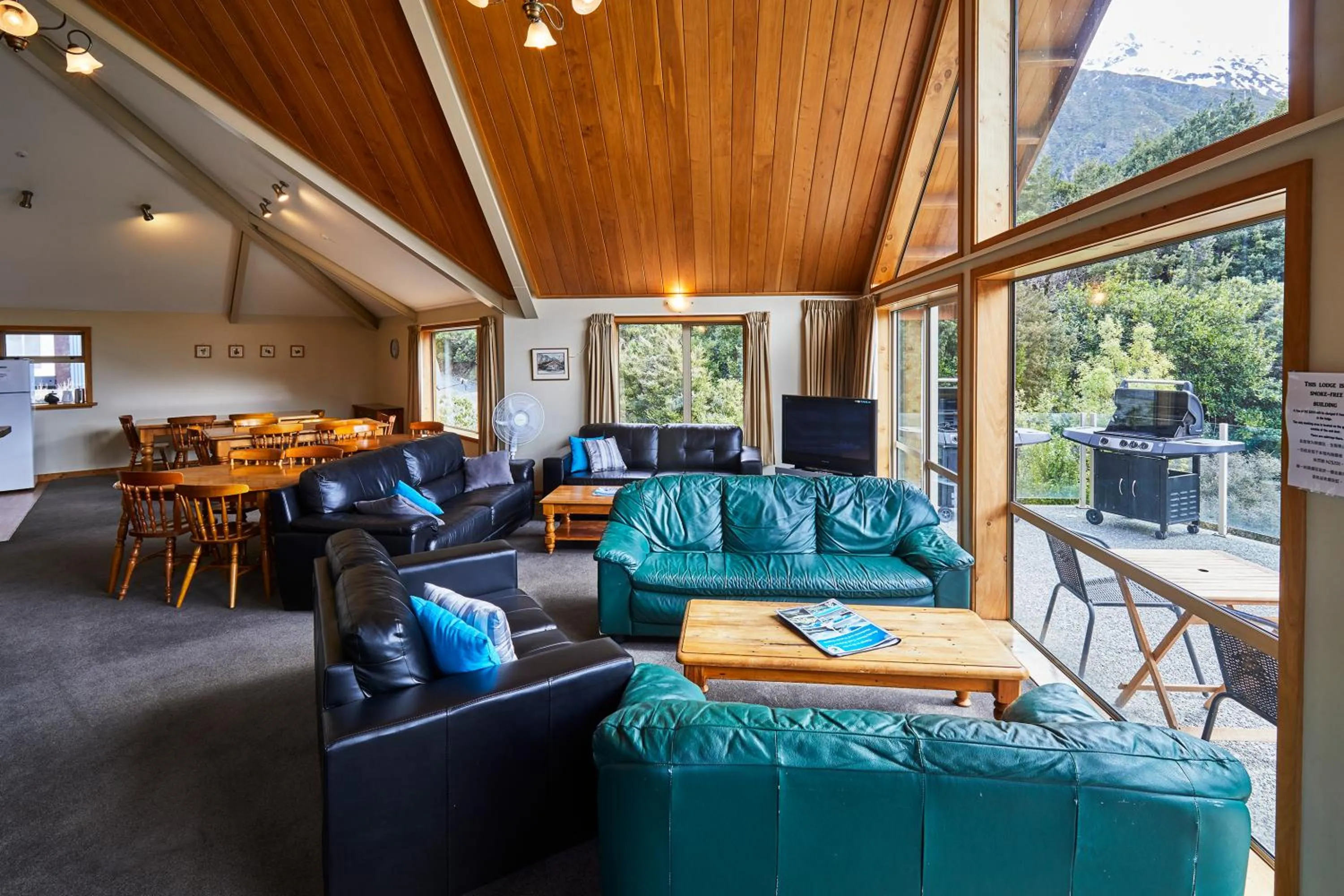 Communal lounge/ TV room in Aoraki Mount Cook Alpine Lodge