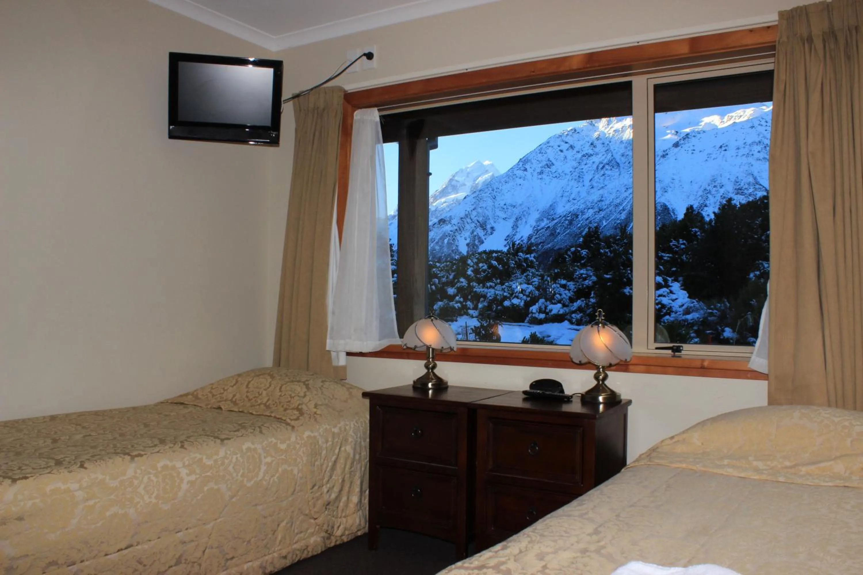Bed in Aoraki Mount Cook Alpine Lodge
