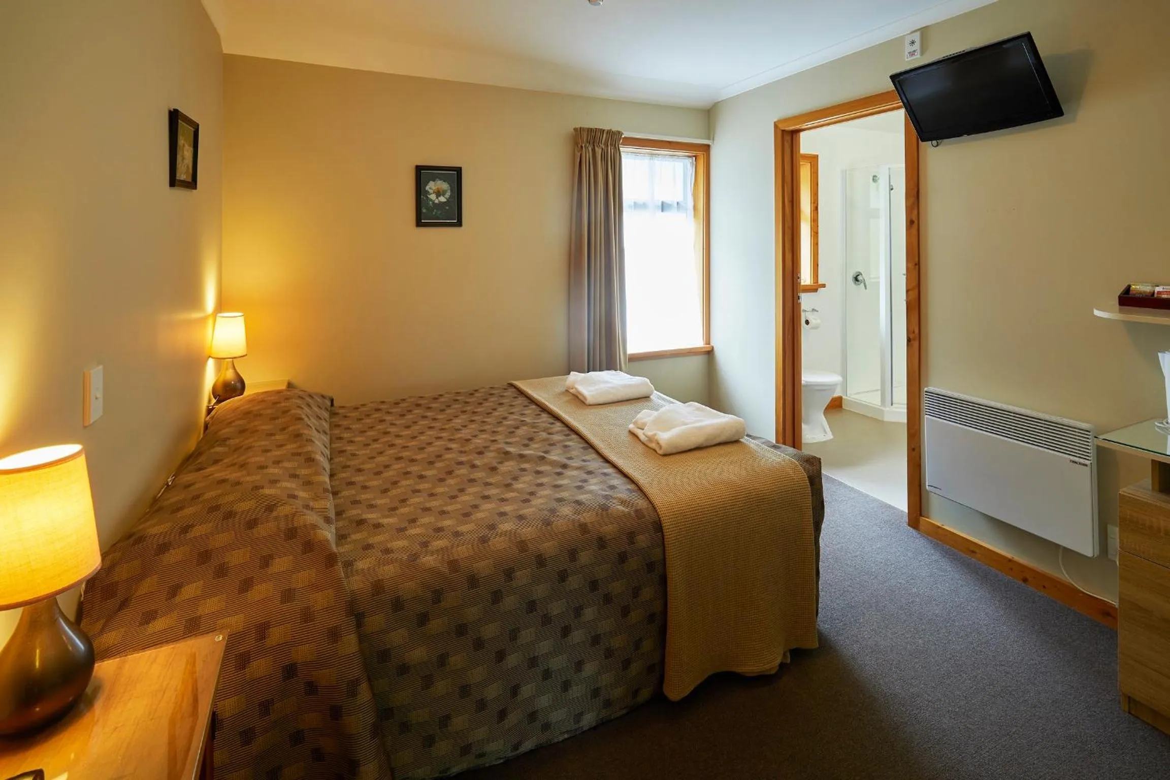 Bed in Aoraki Mount Cook Alpine Lodge