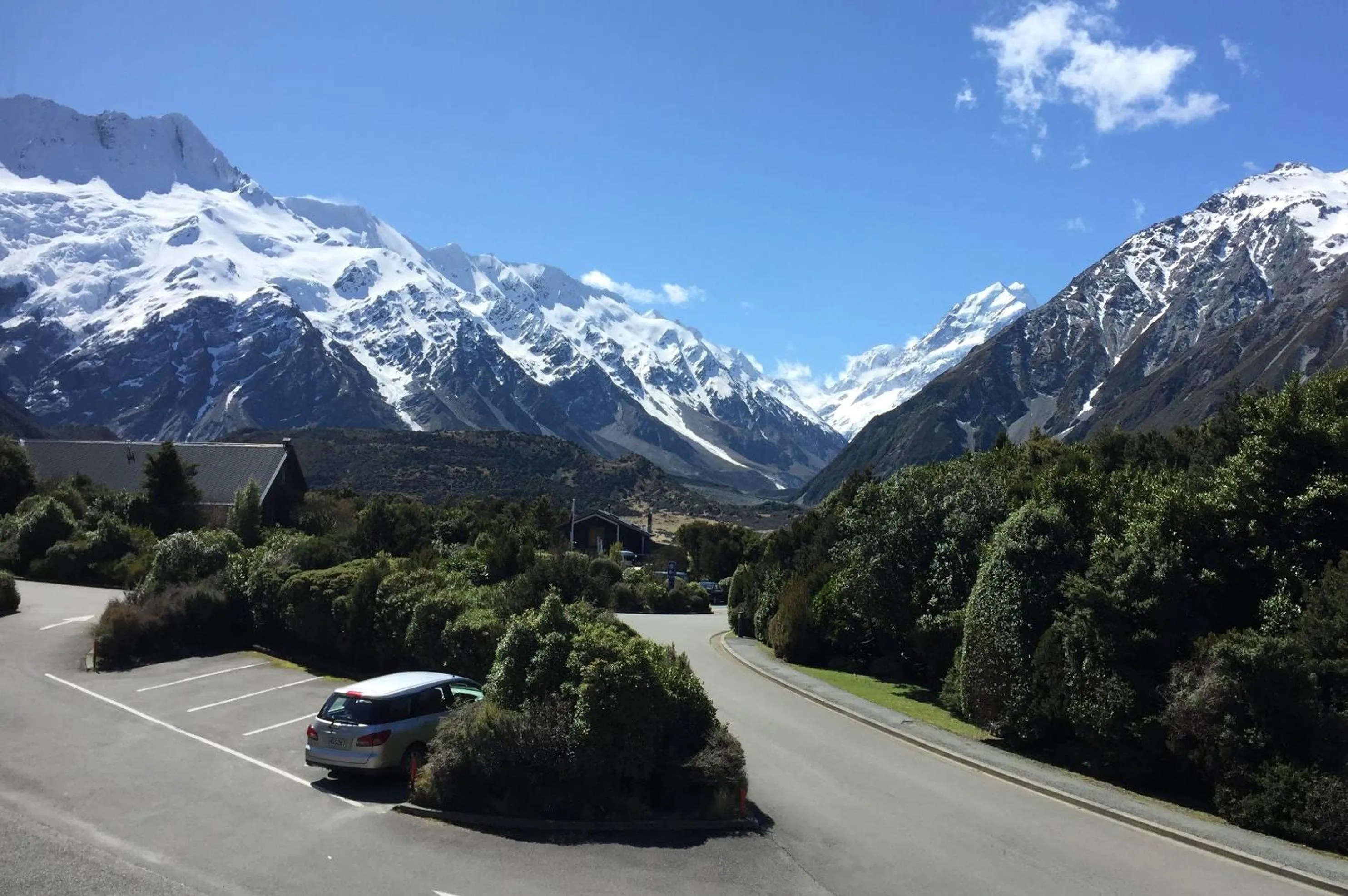 Mountain view in Aoraki Mount Cook Alpine Lodge