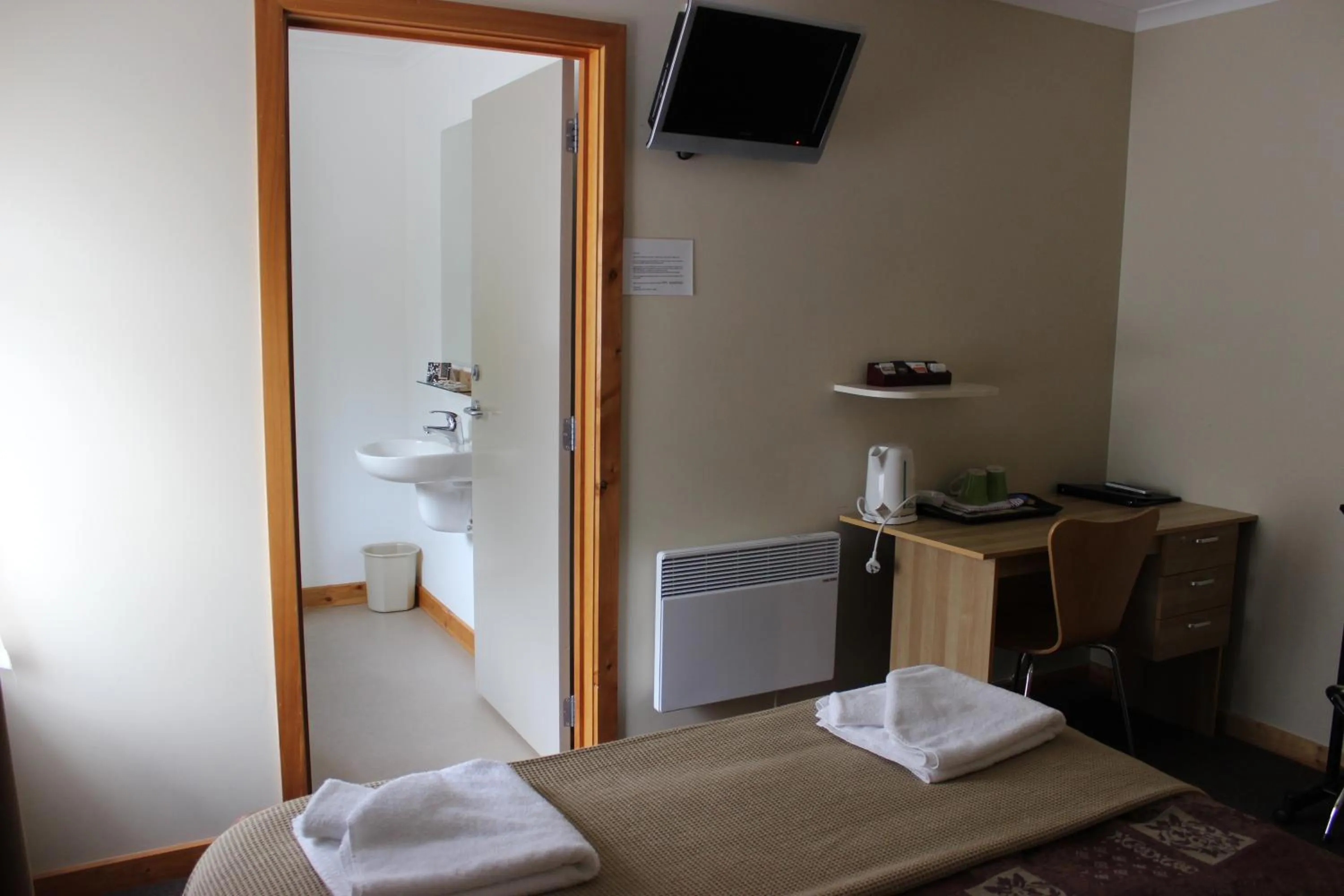 Bed in Aoraki Mount Cook Alpine Lodge