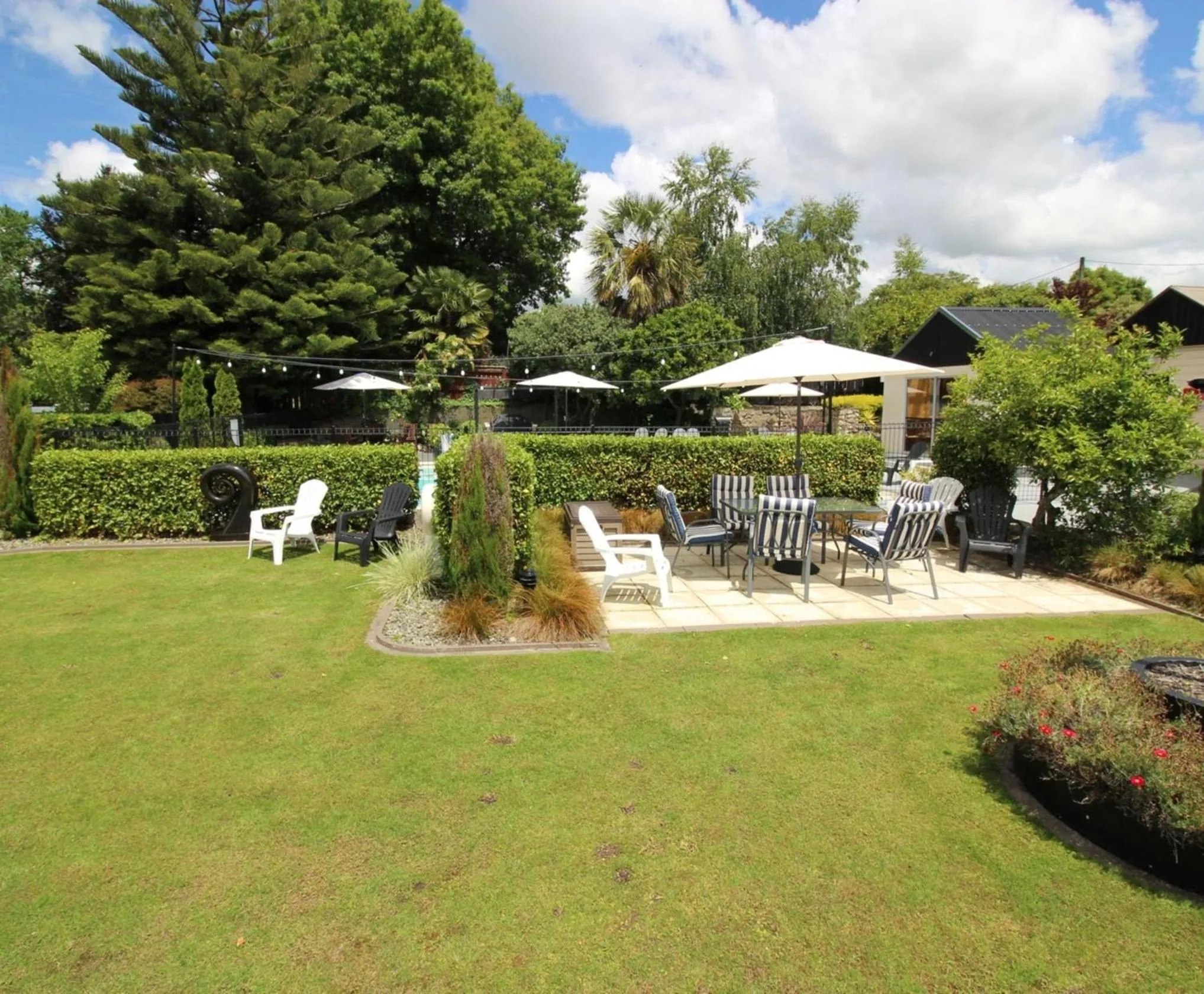 Patio in Amble Inn Motel