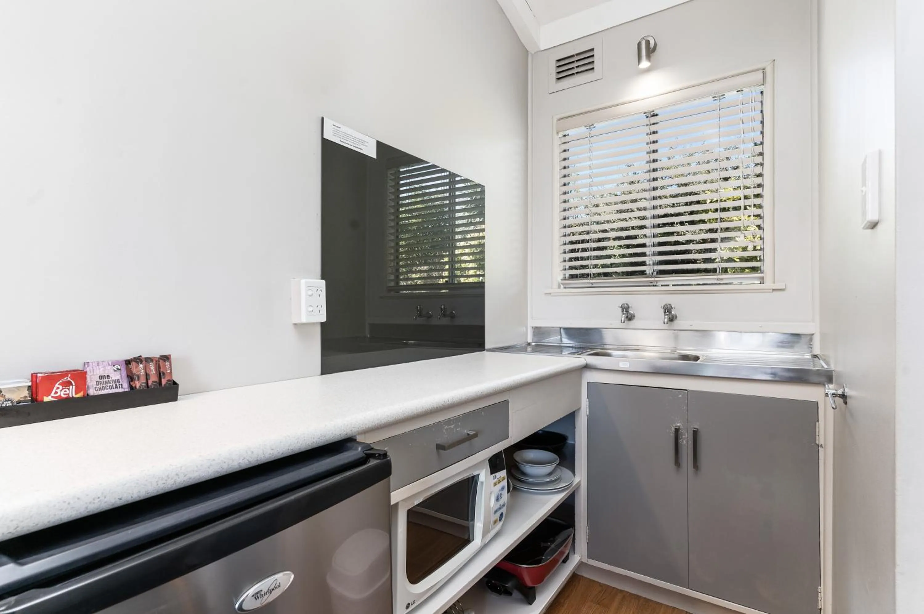 Kitchen or kitchenette in Amble Inn Motel