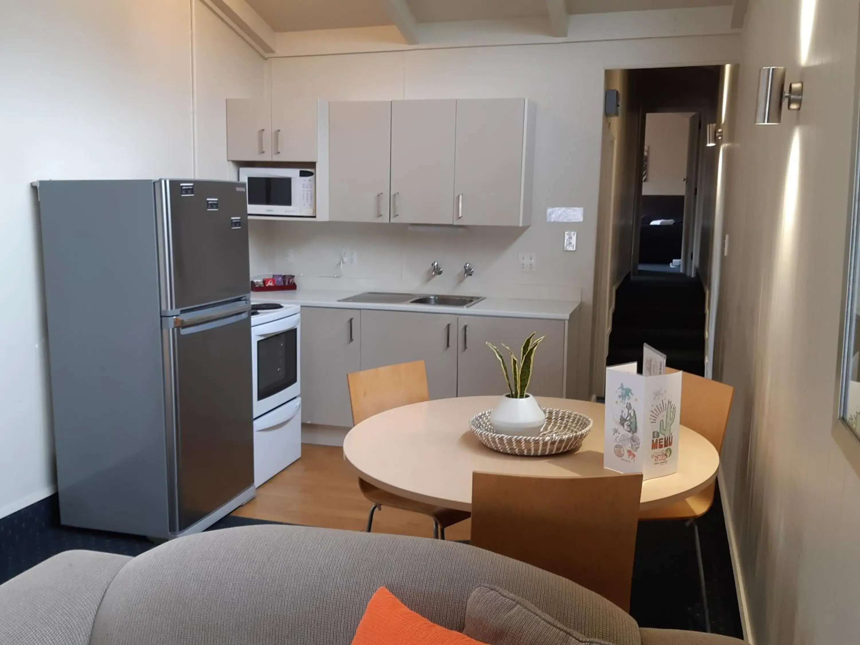 Two-Bedroom Family Apartment in Amble Inn Motel Two-Bedroom Family Apartment in Amble Inn Motel