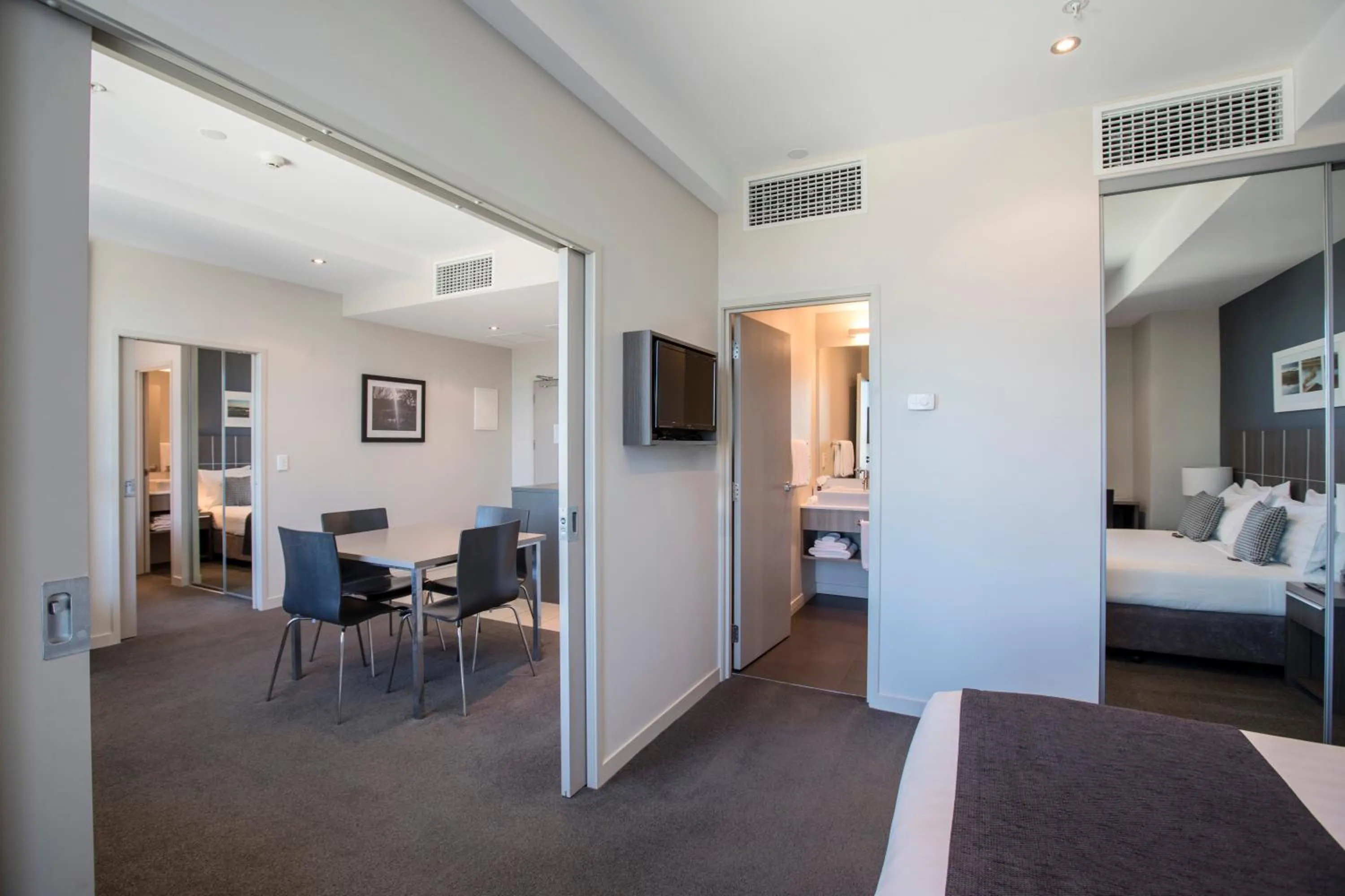 Dining area, Bed in Quest Highbrook