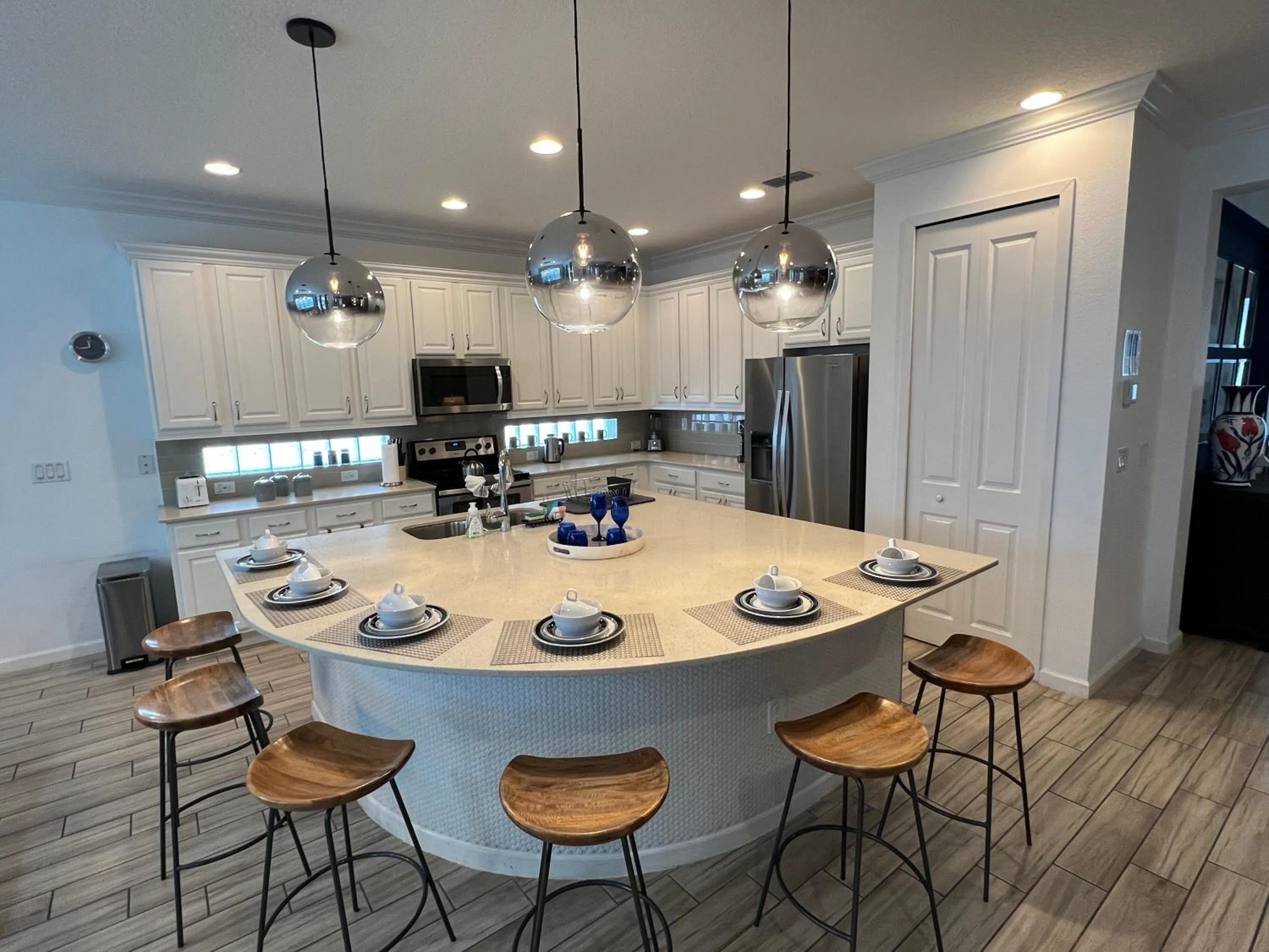 Kitchen or kitchenette in 3840 Supreme Villa 6Bd Private Pool and Game Room