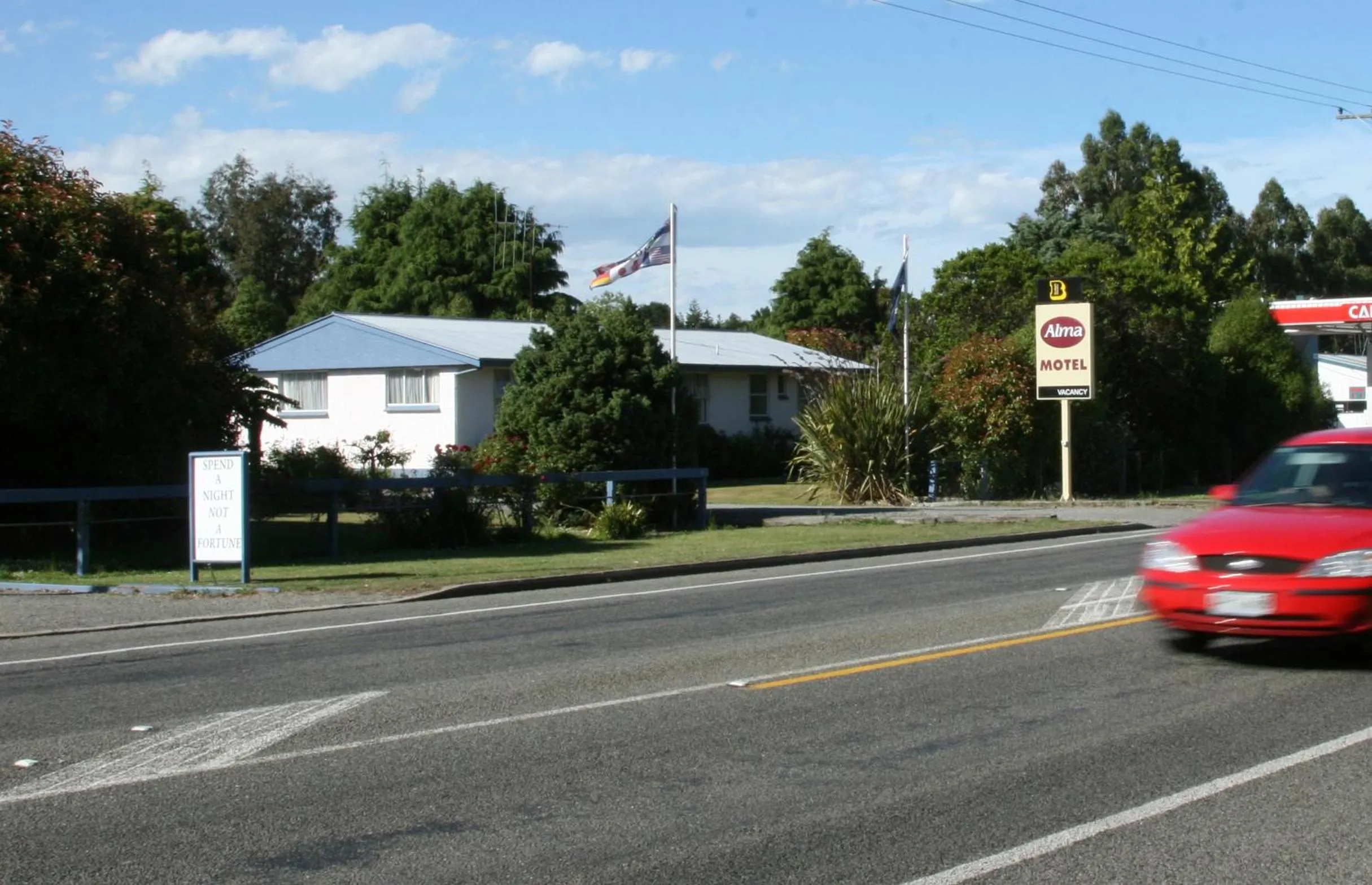 Property building in Alma Motel