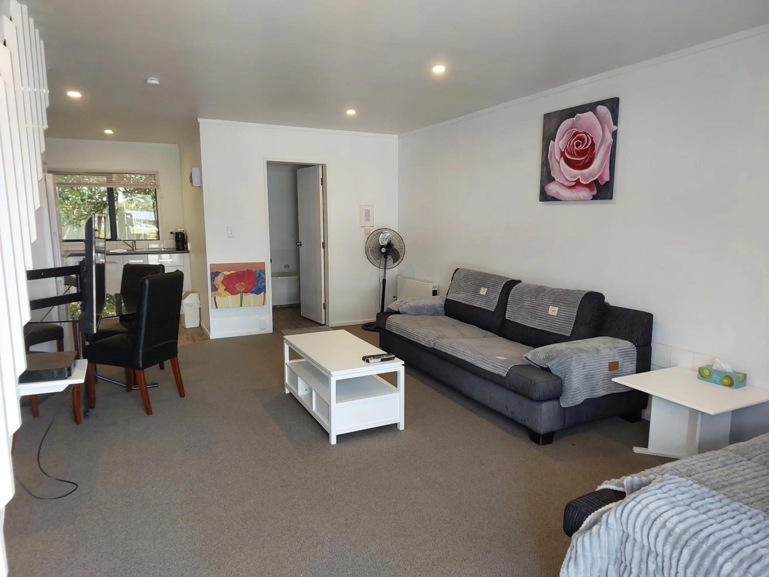 Living room in Camellia Court Motel