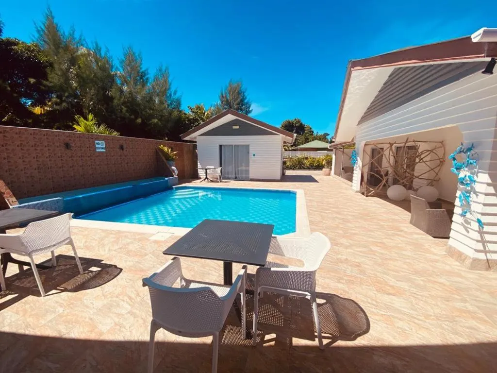 Swimming pool in Hotel Plein Soleil