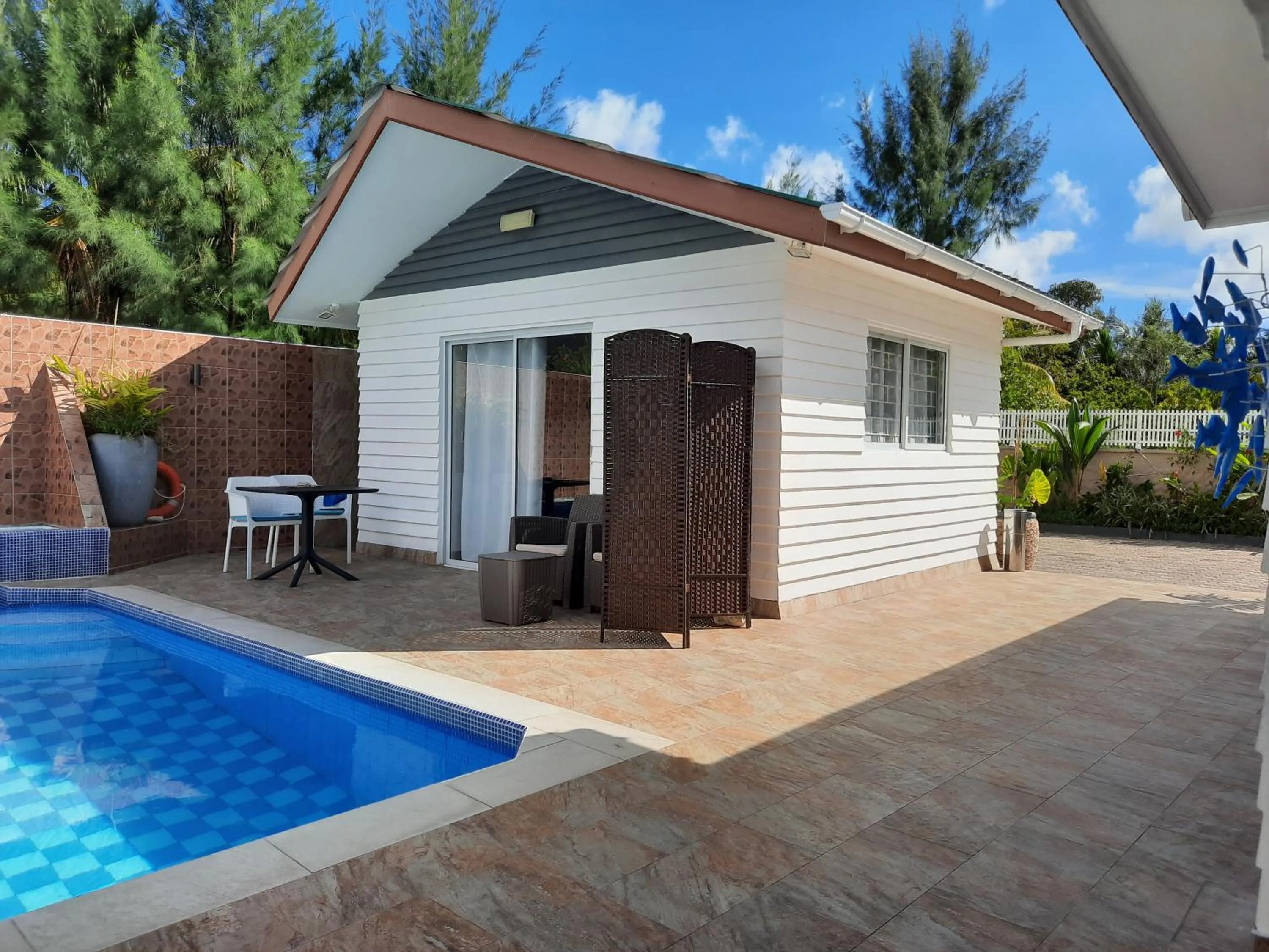 Property building in Hotel Plein Soleil