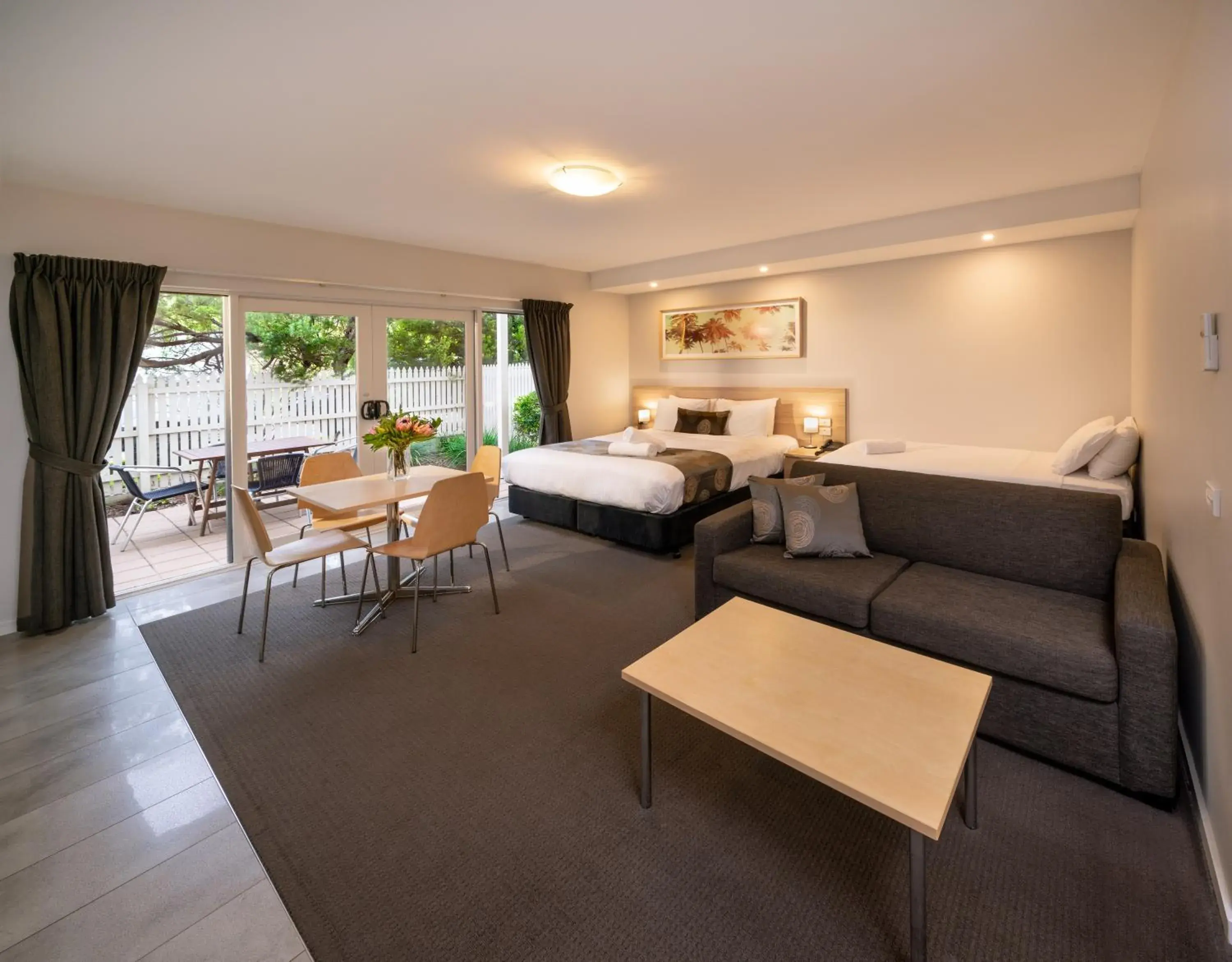 Family Room with Garden View with Free Parking and Wifi in Boathouse Resort Studios and Suites Family Room with Garden View with Free Parking and Wifi in Boathouse Resort Studios and Suites