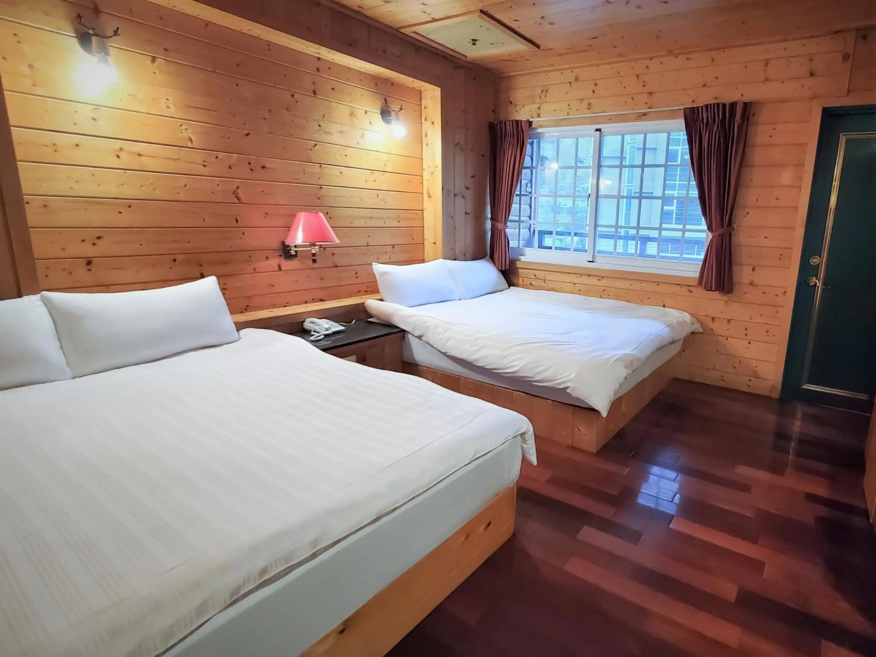 Photo of the whole room, Bed in Kingtaiwan Hotel