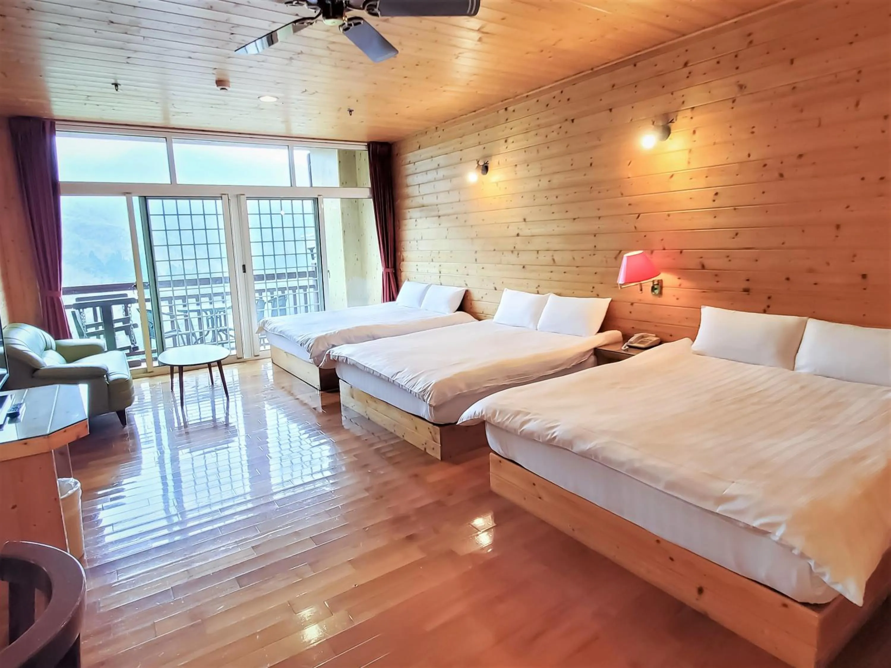 Photo of the whole room, Bed in Kingtaiwan Hotel