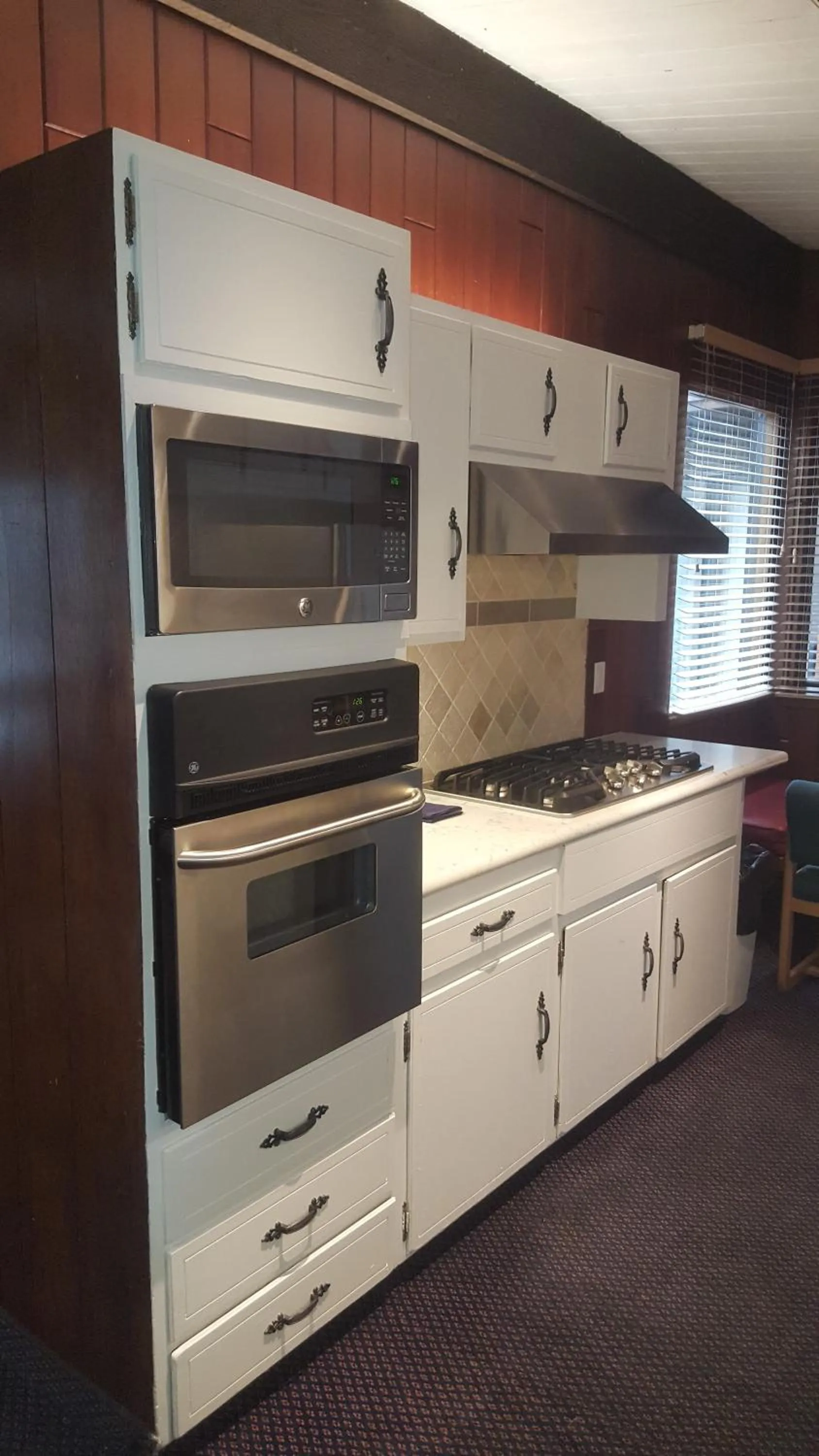 Kitchen or kitchenette in St Moritz Lodge and Condominiums