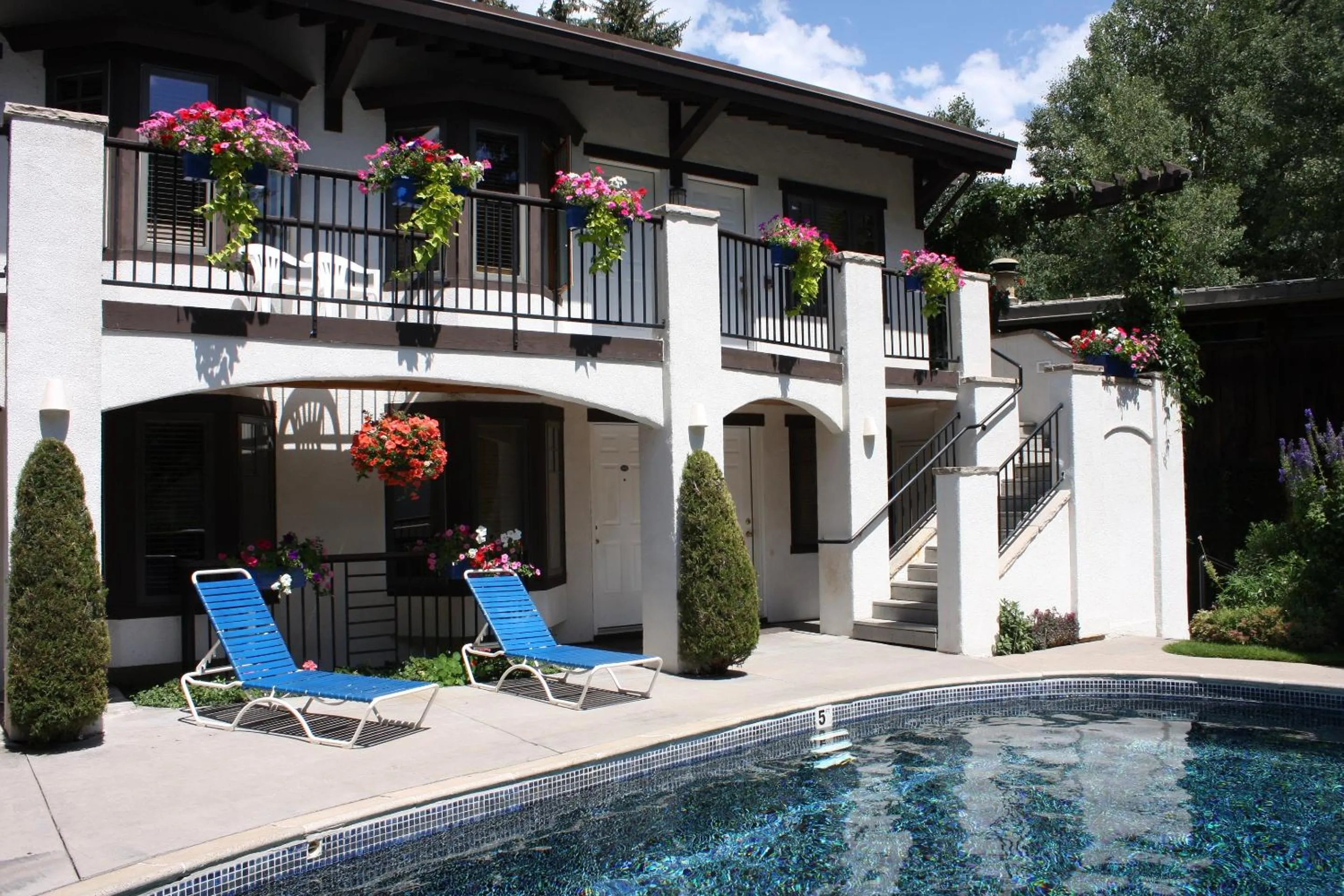 Swimming pool in St Moritz Lodge and Condominiums