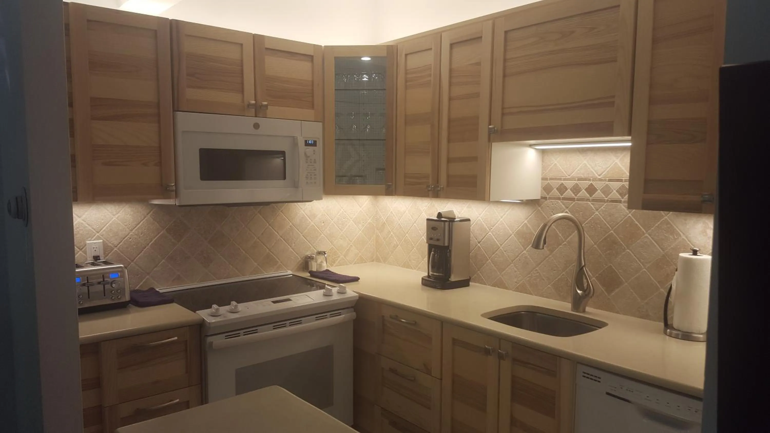 Kitchen or kitchenette in St Moritz Lodge and Condominiums