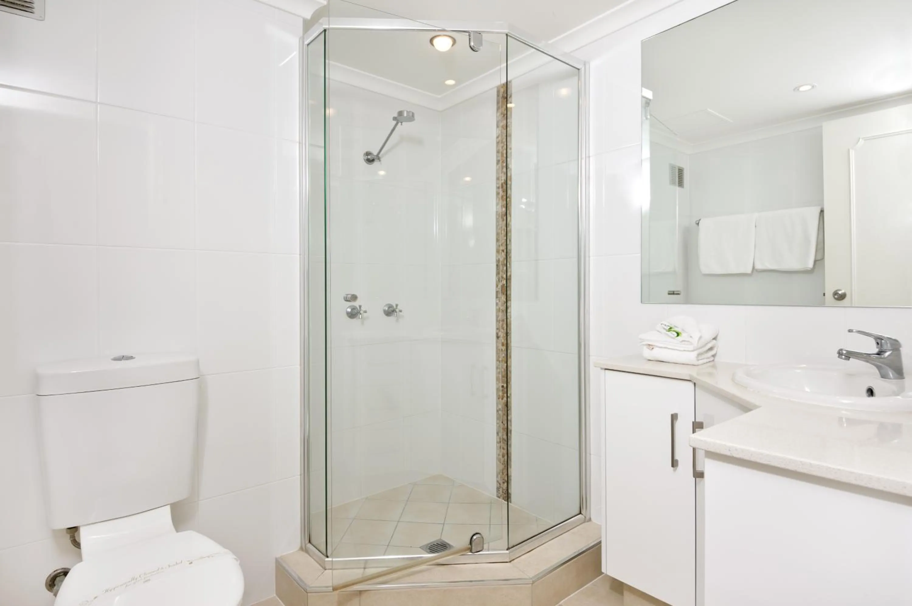 Bathroom in Berkeley on the Beach