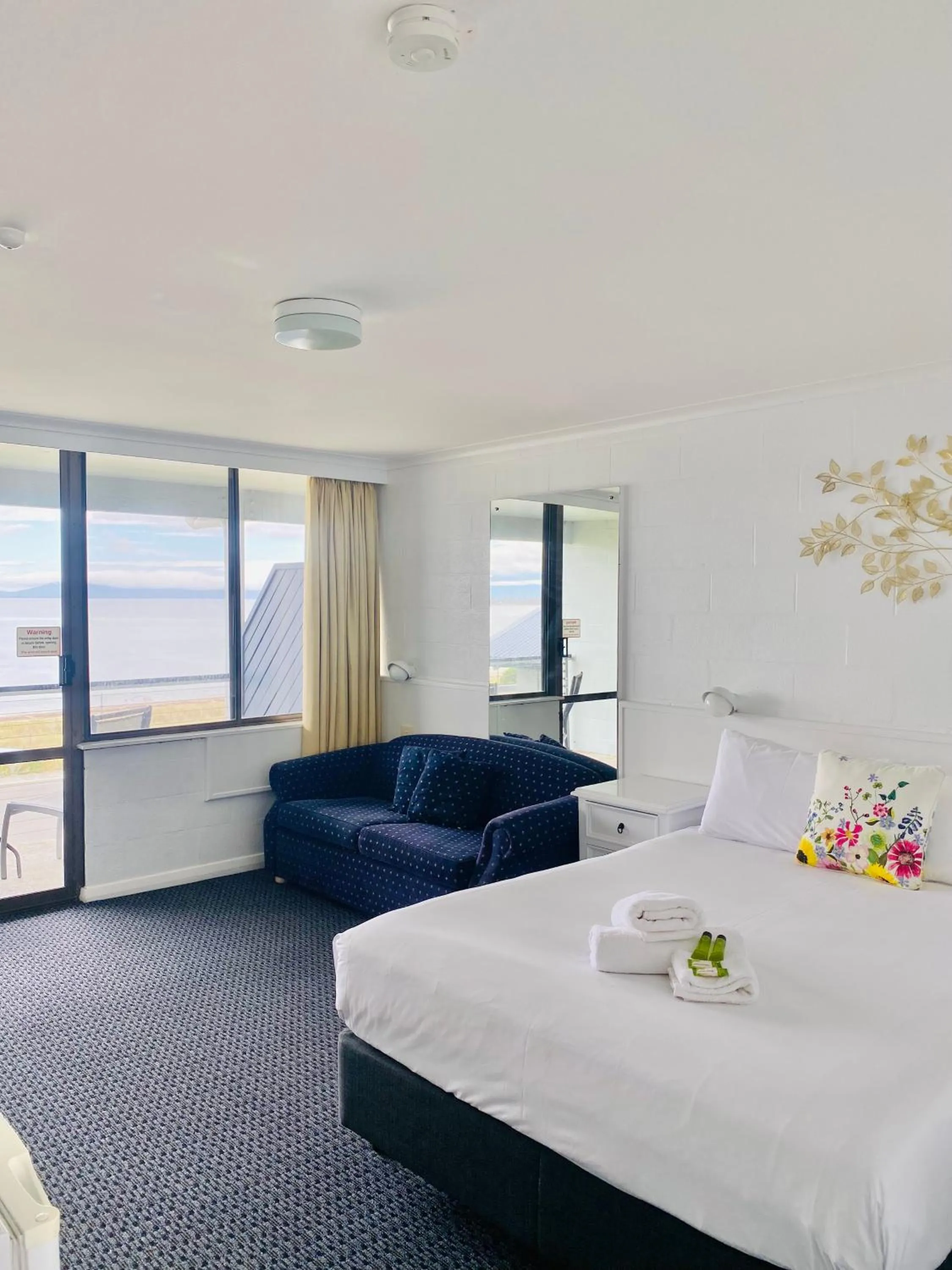 Bed in Swansea Motor Inn Tasmania